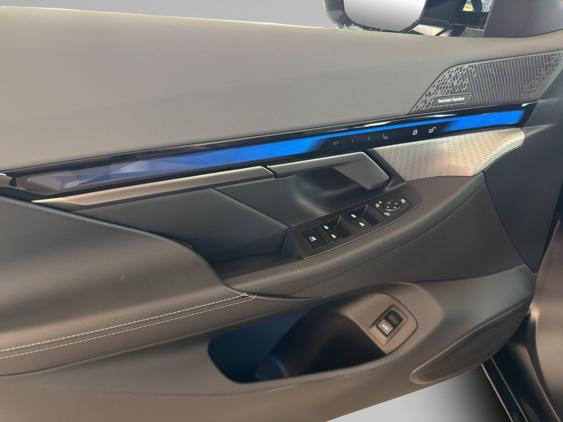 BMW i5 xDrive M60 Limousine-image-17