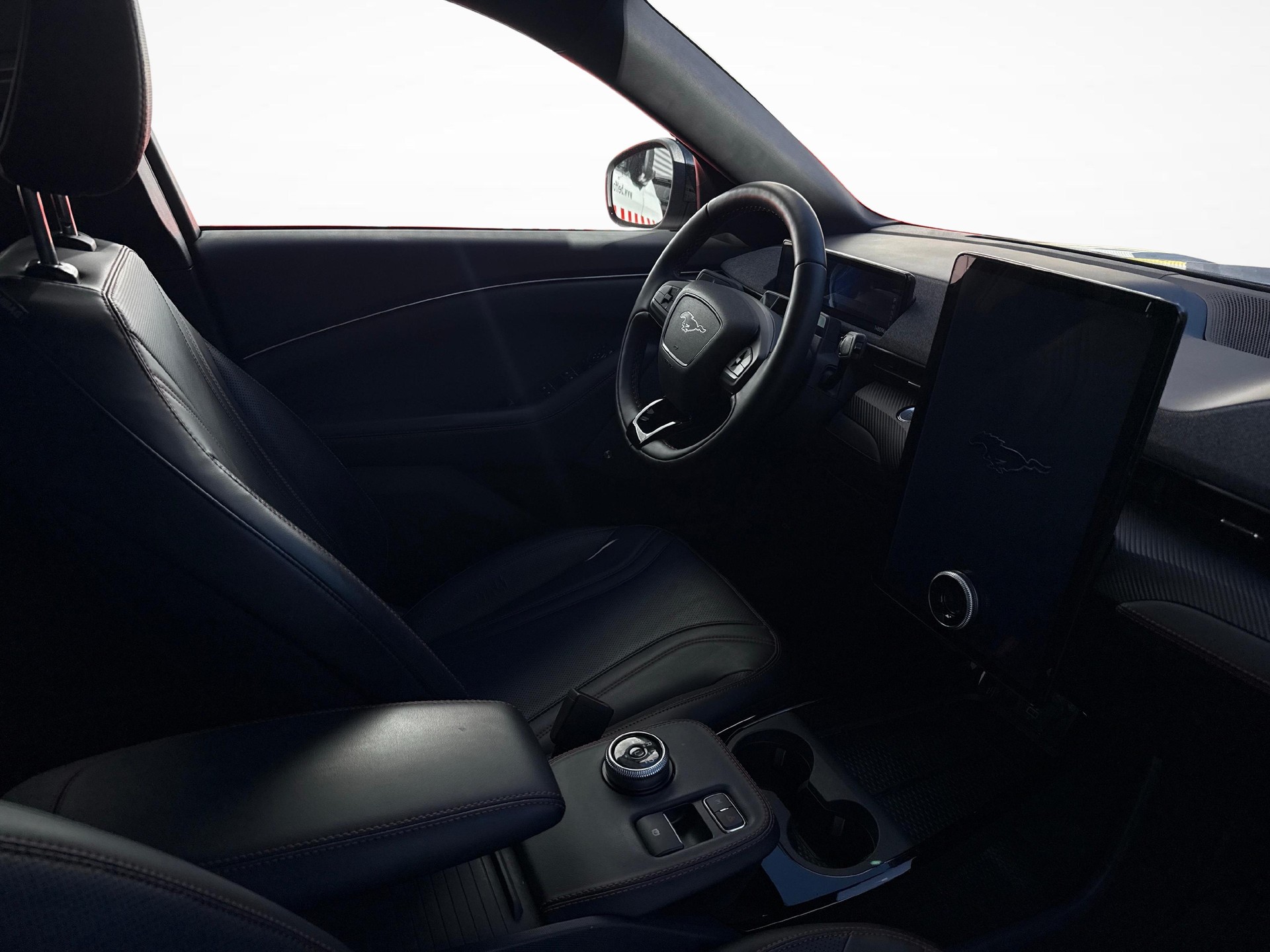 FORD Mustang Mach-E Extended AWD-image-9