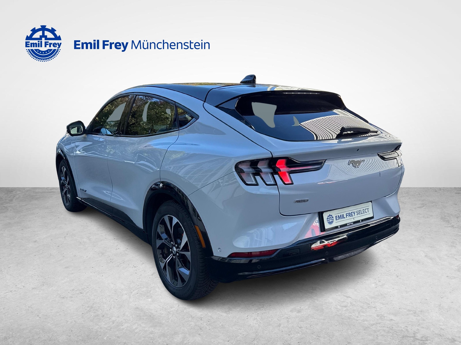 FORD Mustang Mach-E Extended AWD-image-2