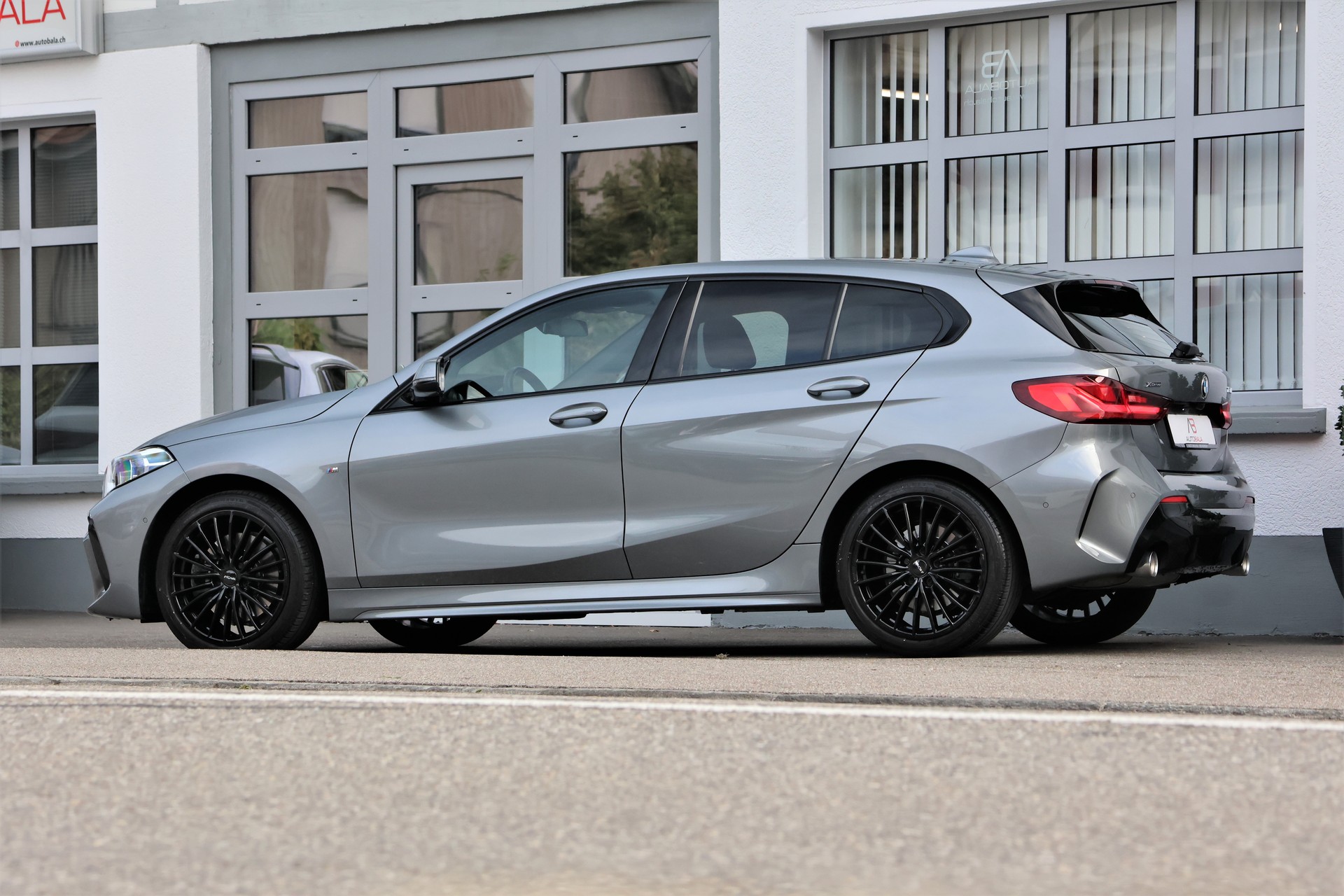 BMW 120d xDrive Steptronic M Sport-image-3