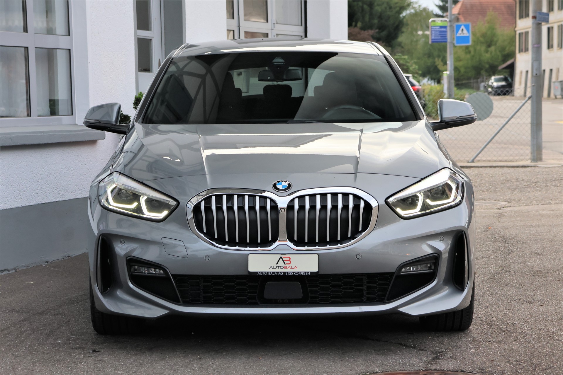 BMW 120d xDrive Steptronic M Sport-image-1