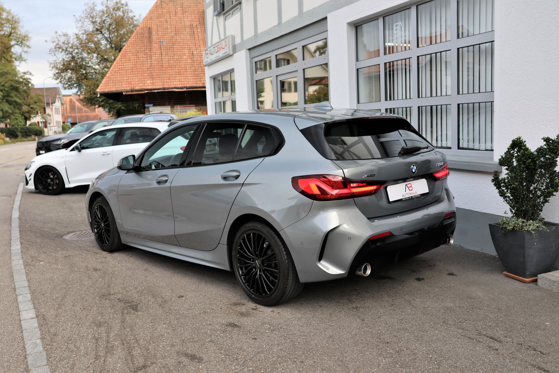 BMW 120d xDrive Steptronic M Sport-image-7