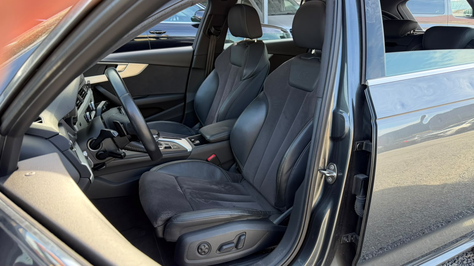 AUDI A4 Avant 3.0 TDI Sport quattro tiptronic-image-10