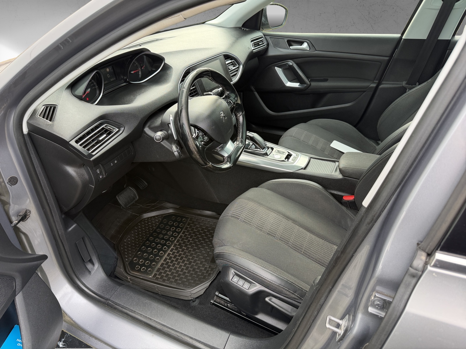 PEUGEOT 308 SW 1.2 Pure Tech Allure EAT8-image-8