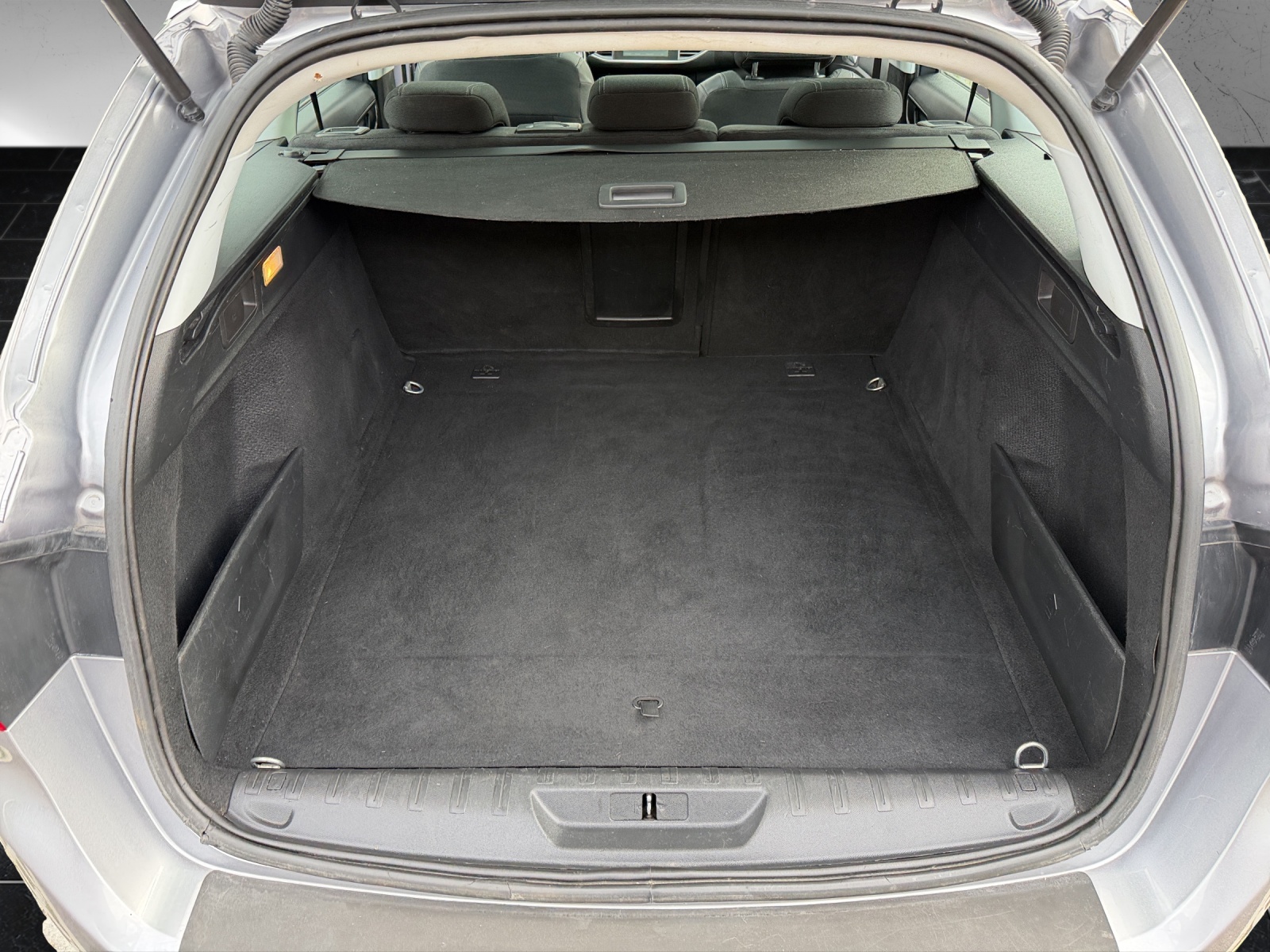 PEUGEOT 308 SW 1.2 Pure Tech Allure EAT8-image-14