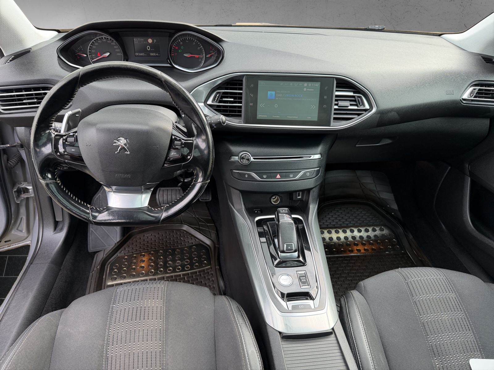 PEUGEOT 308 SW 1.2 Pure Tech Allure EAT8-image-10