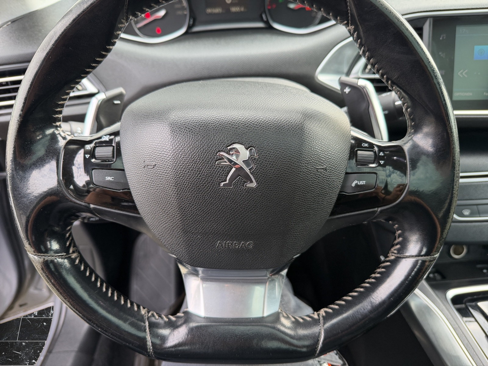 PEUGEOT 308 SW 1.2 Pure Tech Allure EAT8-image-9