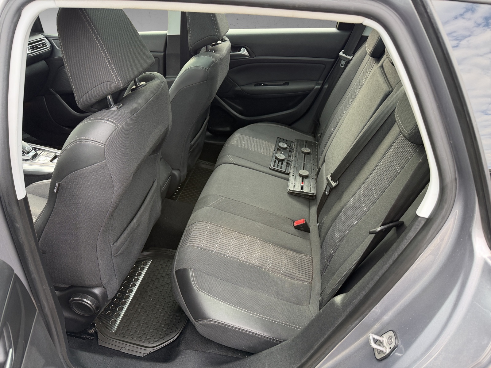 PEUGEOT 308 SW 1.2 Pure Tech Allure EAT8-image-13