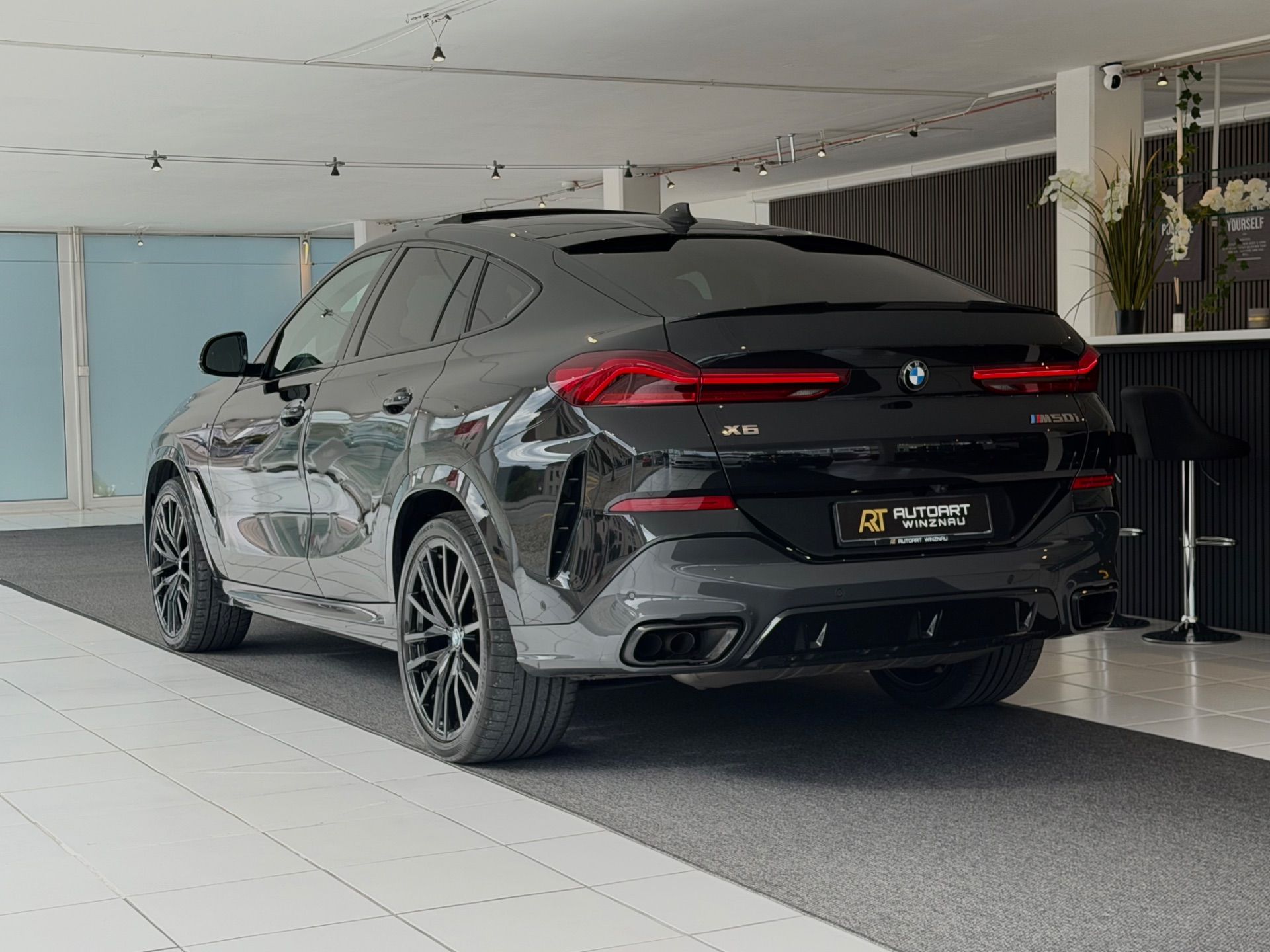BMW X6 M50i Steptronic **TOP Zustand**-image-8