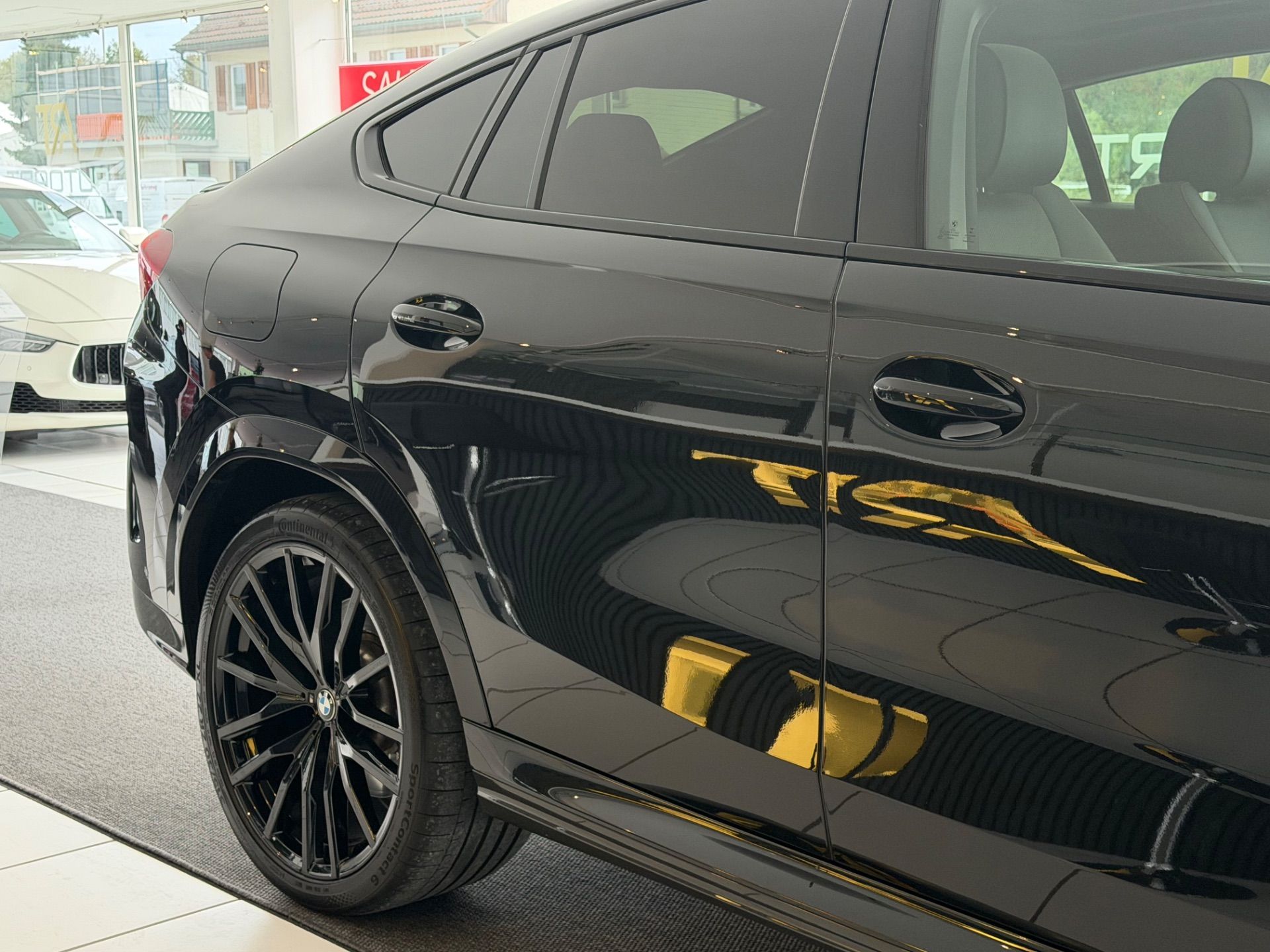 BMW X6 M50i Steptronic **TOP Zustand**-image-5
