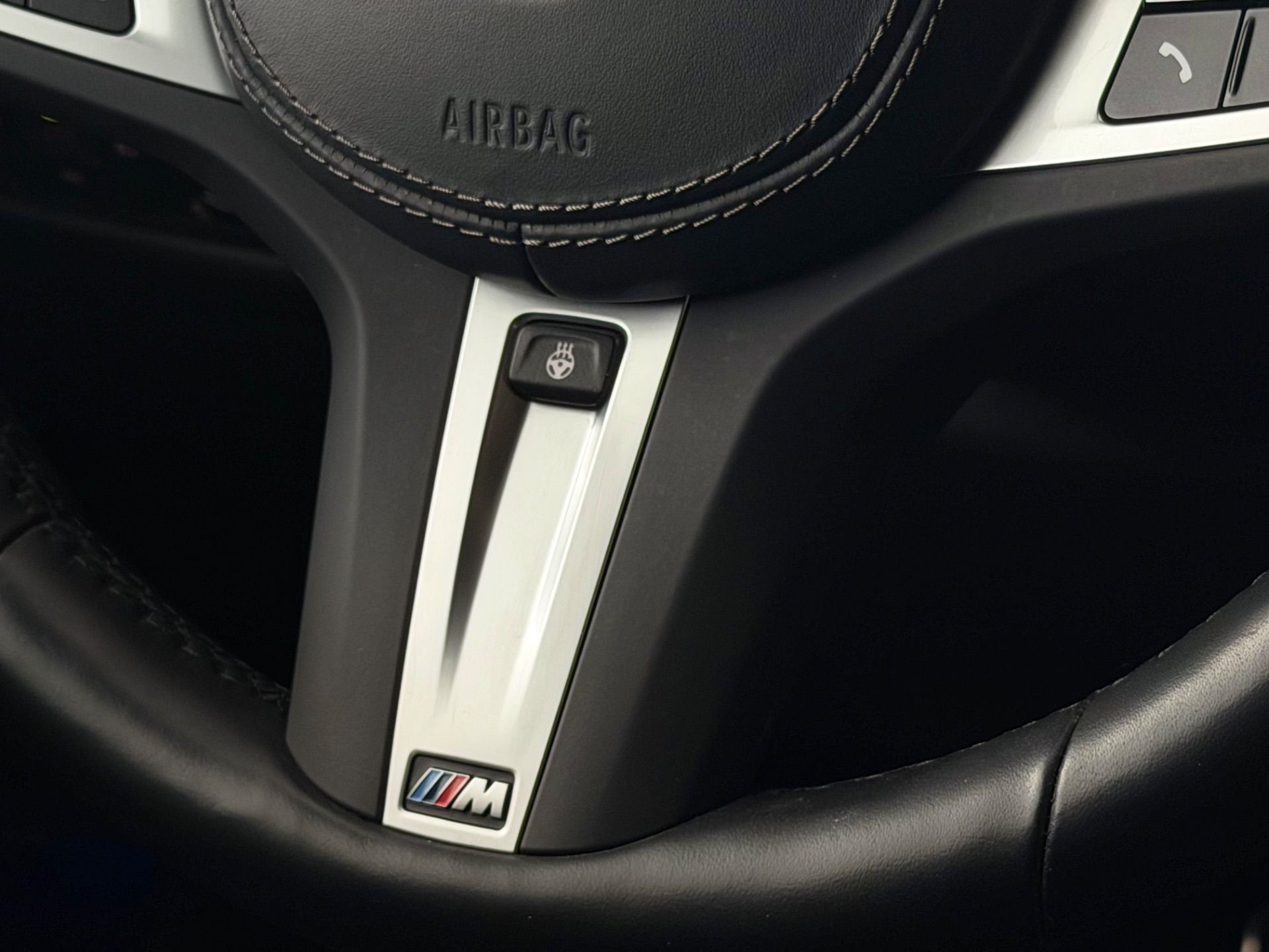BMW X6 M50i Steptronic **TOP Zustand**-image-29