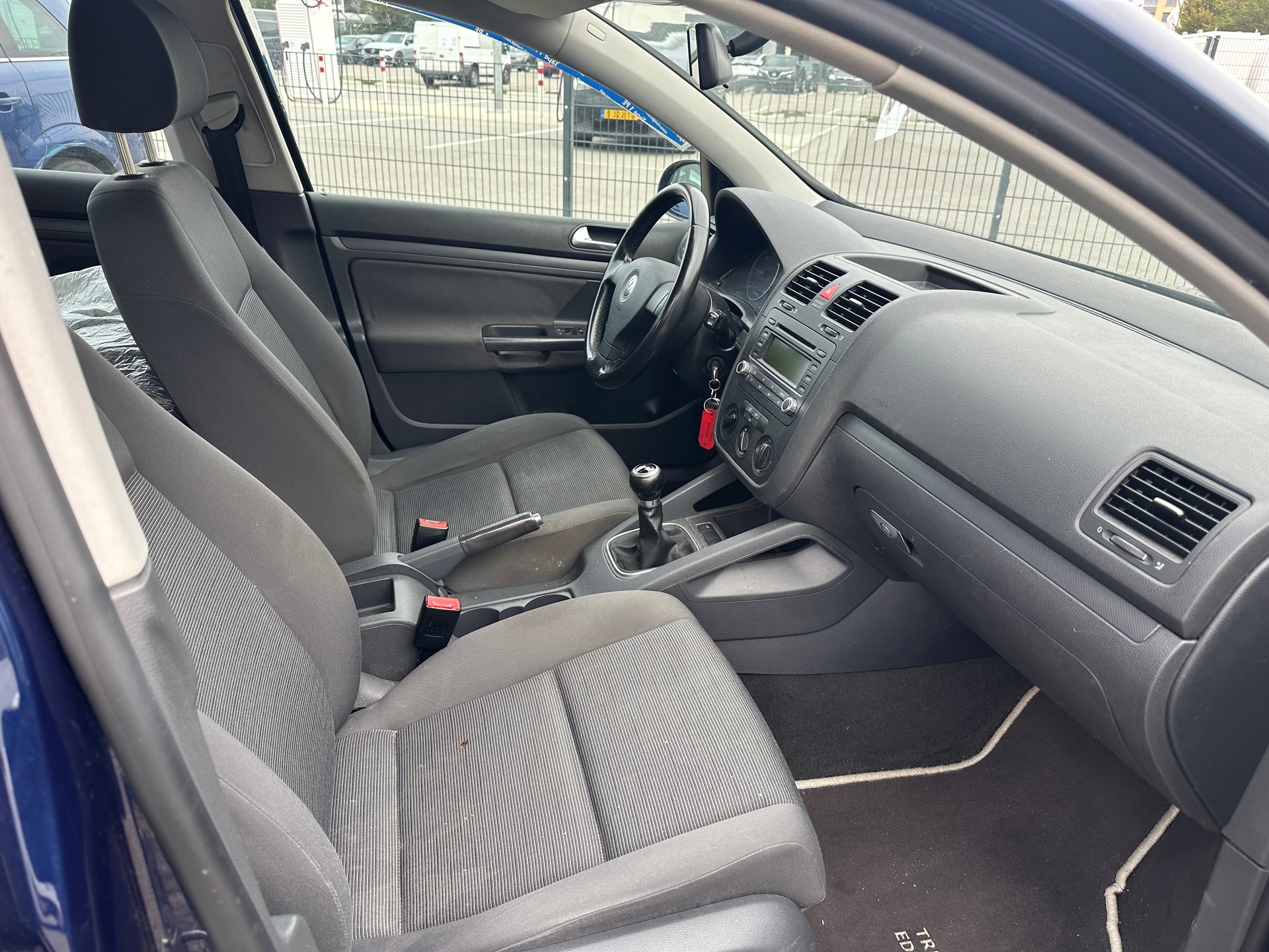 VW Golf 1.9 TDI Trend Edition 4Motion-image-4