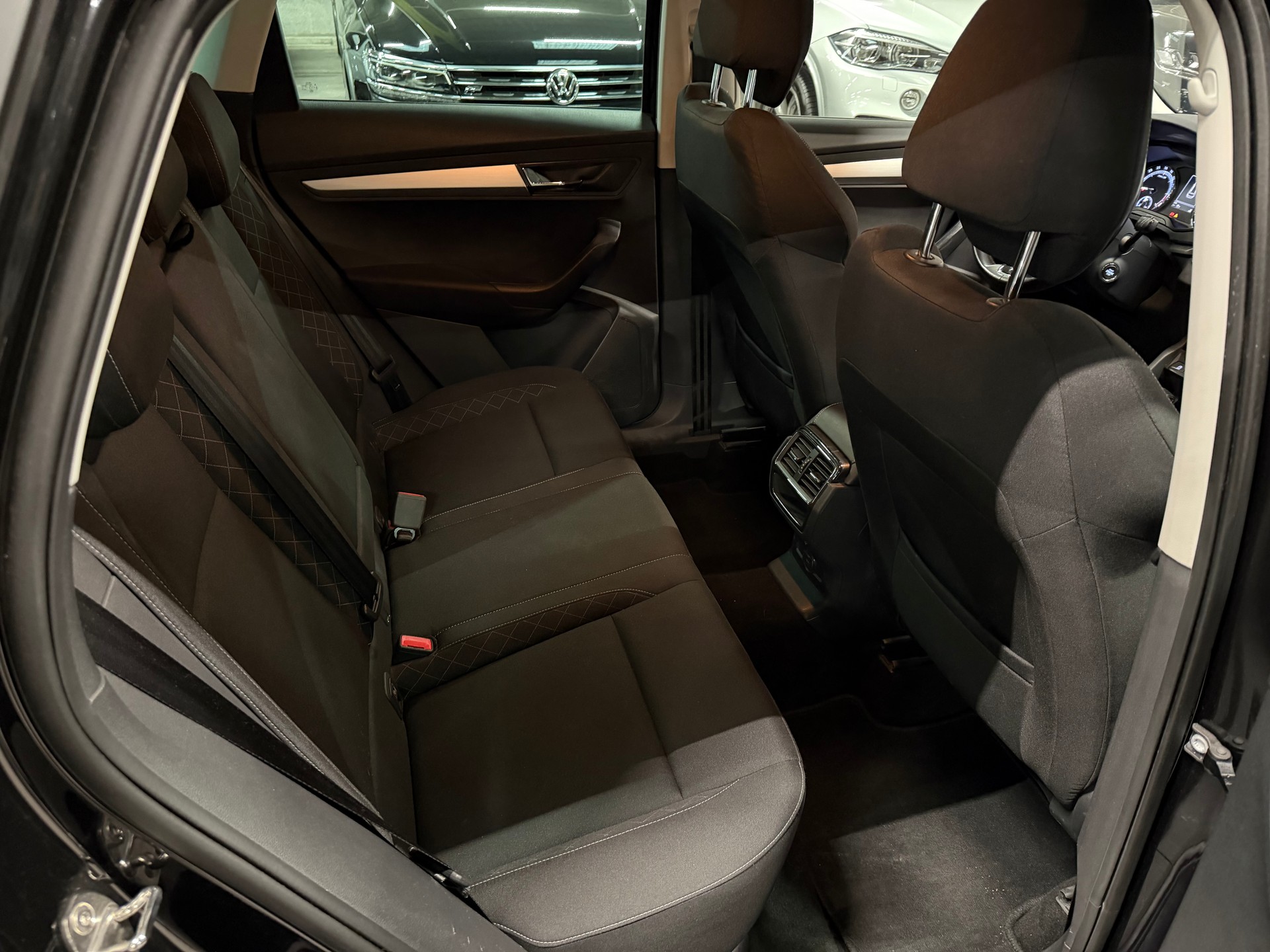 SKODA Karoq 2.0 TDI CR Ambition 4x4 DSG-image-15