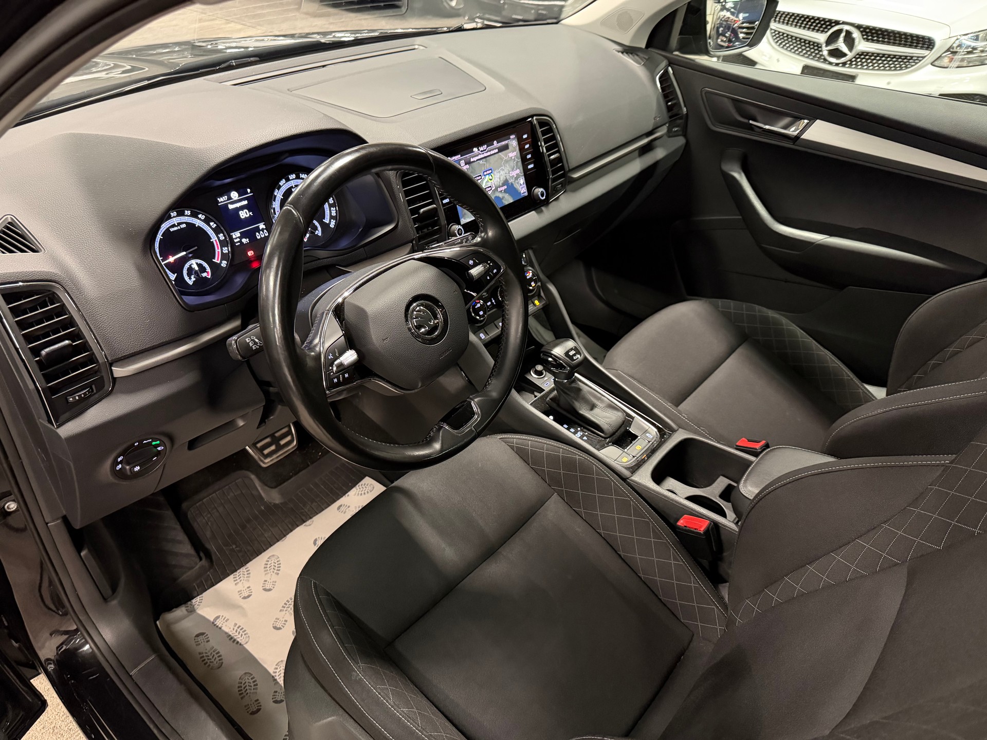 SKODA Karoq 2.0 TDI CR Ambition 4x4 DSG-image-13