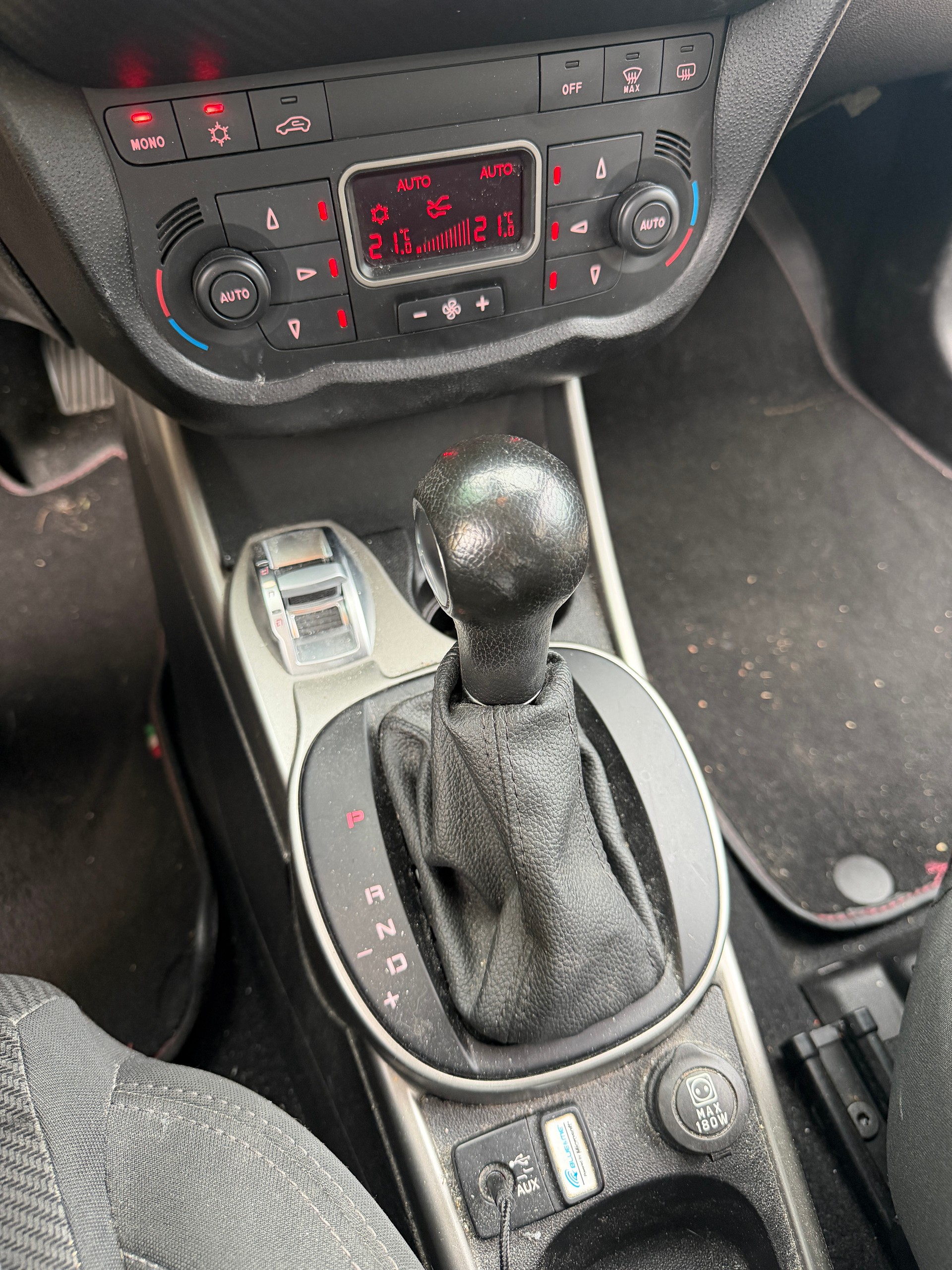 ALFA ROMEO MiTo 1.4 TB Distinctive TCT-image-12