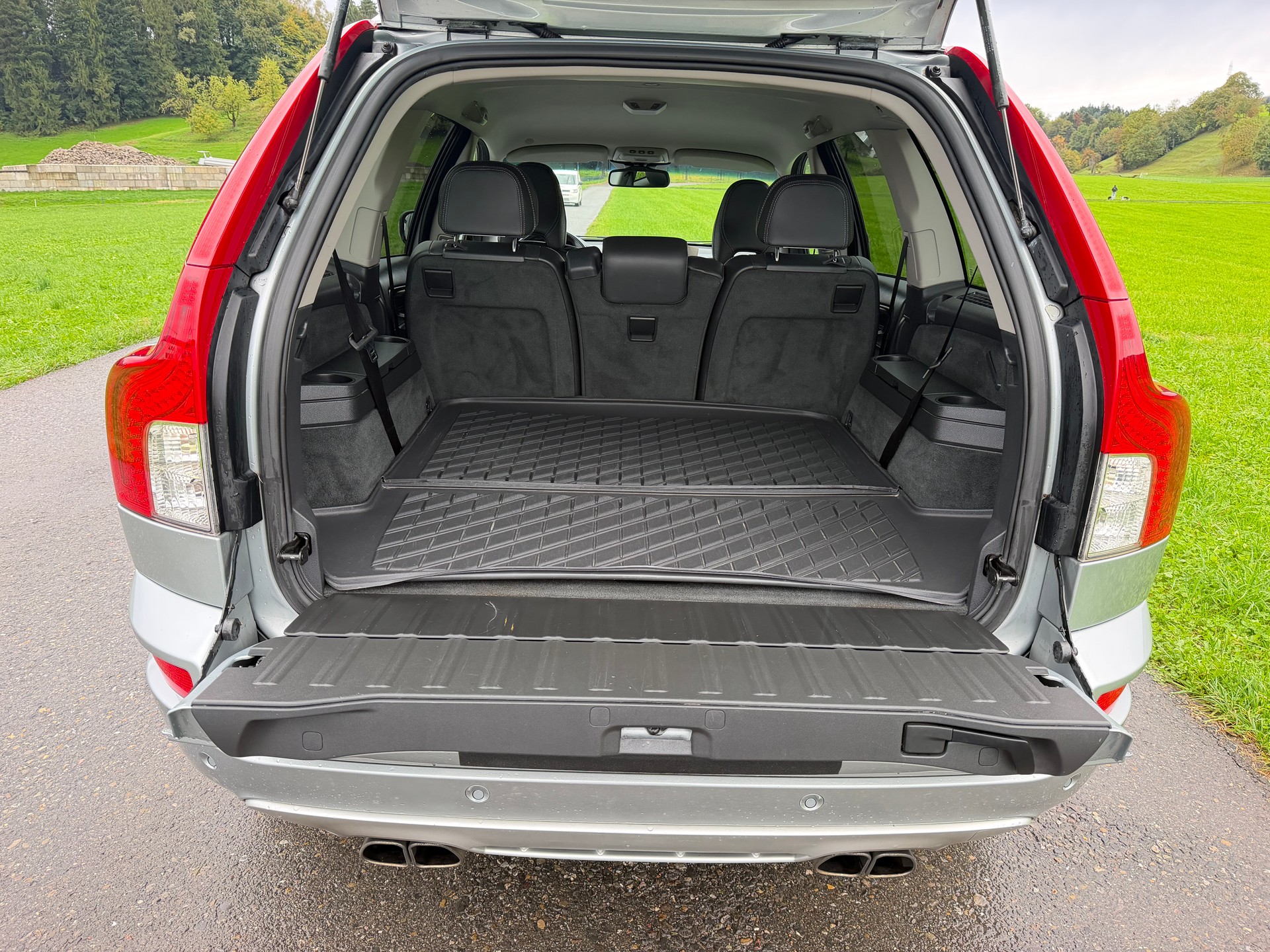 VOLVO XC90 D5 AWD R-Design Geartronic-image-14