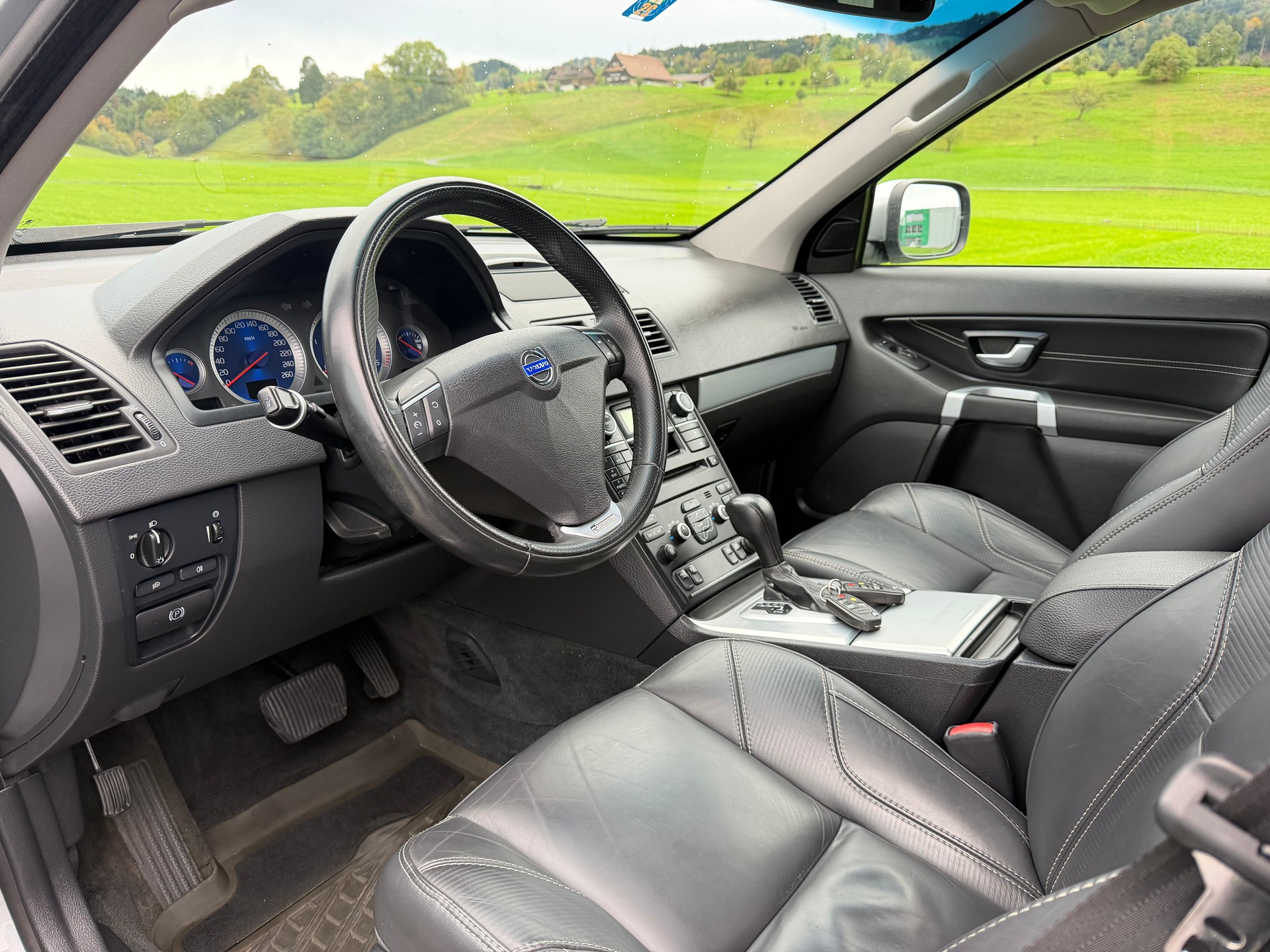 VOLVO XC90 D5 AWD R-Design Geartronic-image-7