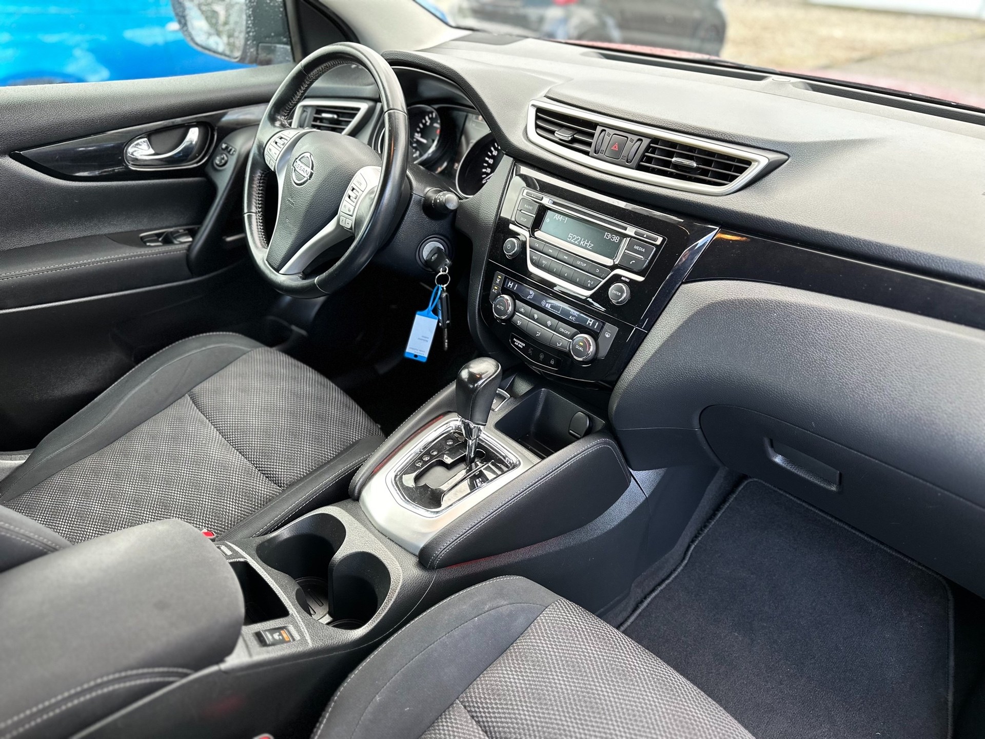 NISSAN Qashqai 1.6 dCi tekna Xtronic CVT-image-9