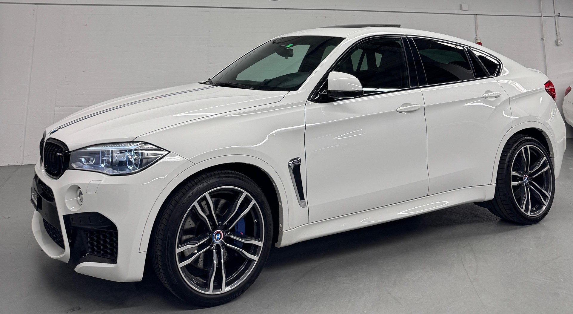 BMW X6M Limited White Black Performance Steptronic Aktionleasing ab 499.--image-4