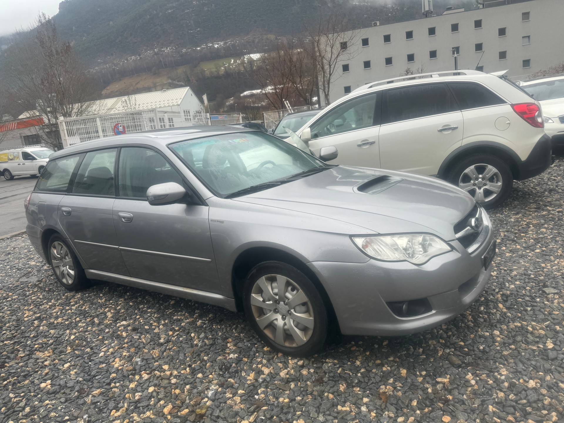 SUBARU Legacy 2.0D AWD Swiss-image-2