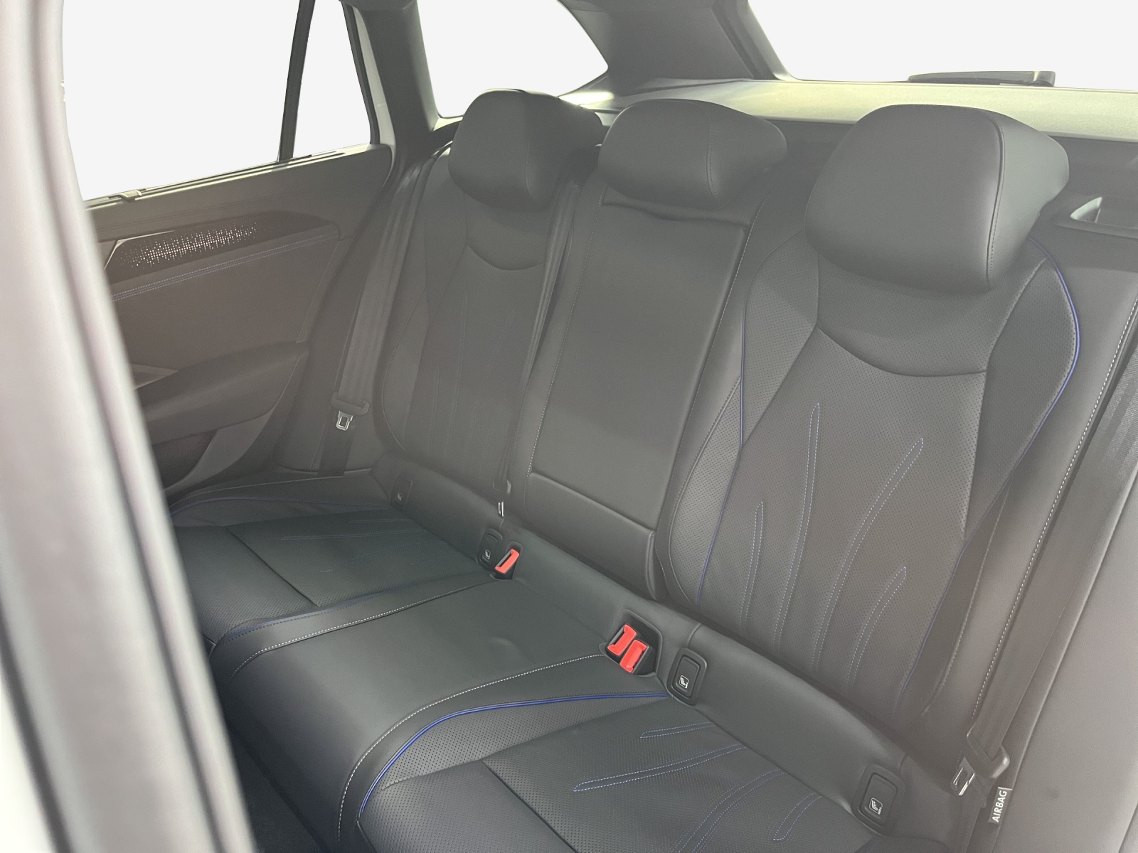 VW Passat Variant 2.0 TSI evo4 R-Line 4 Motion DSG-image-11