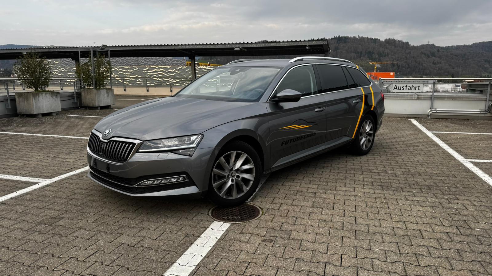 Car photo