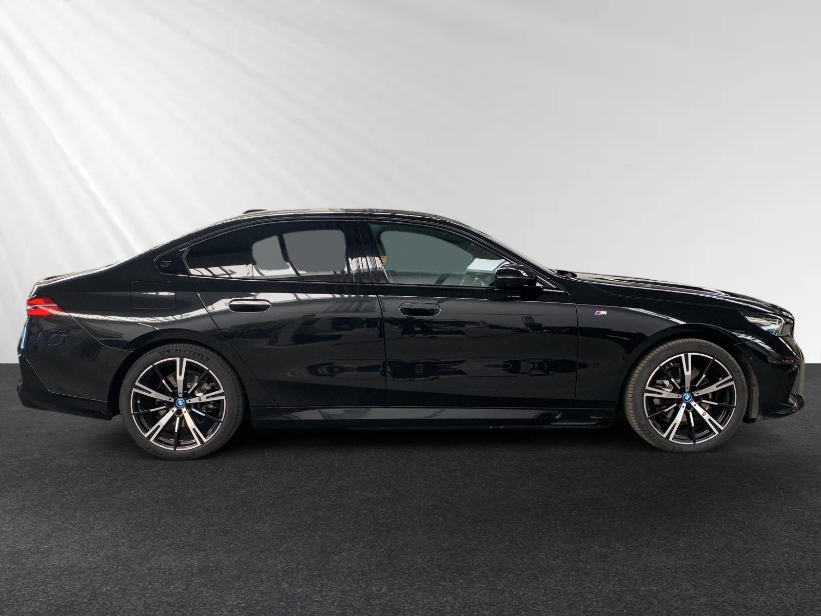 BMW 530e M Sport Steptronic-image-2