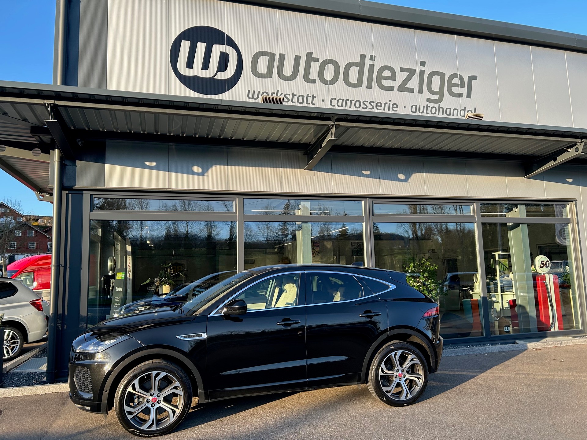 JAGUAR E-Pace 2.0 P300 R-Dynamic SE AWD Automatik