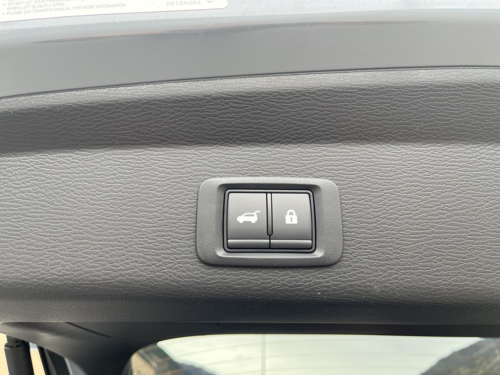MITSUBISHI 2.4 PHEV Instyle 4x4-image-27