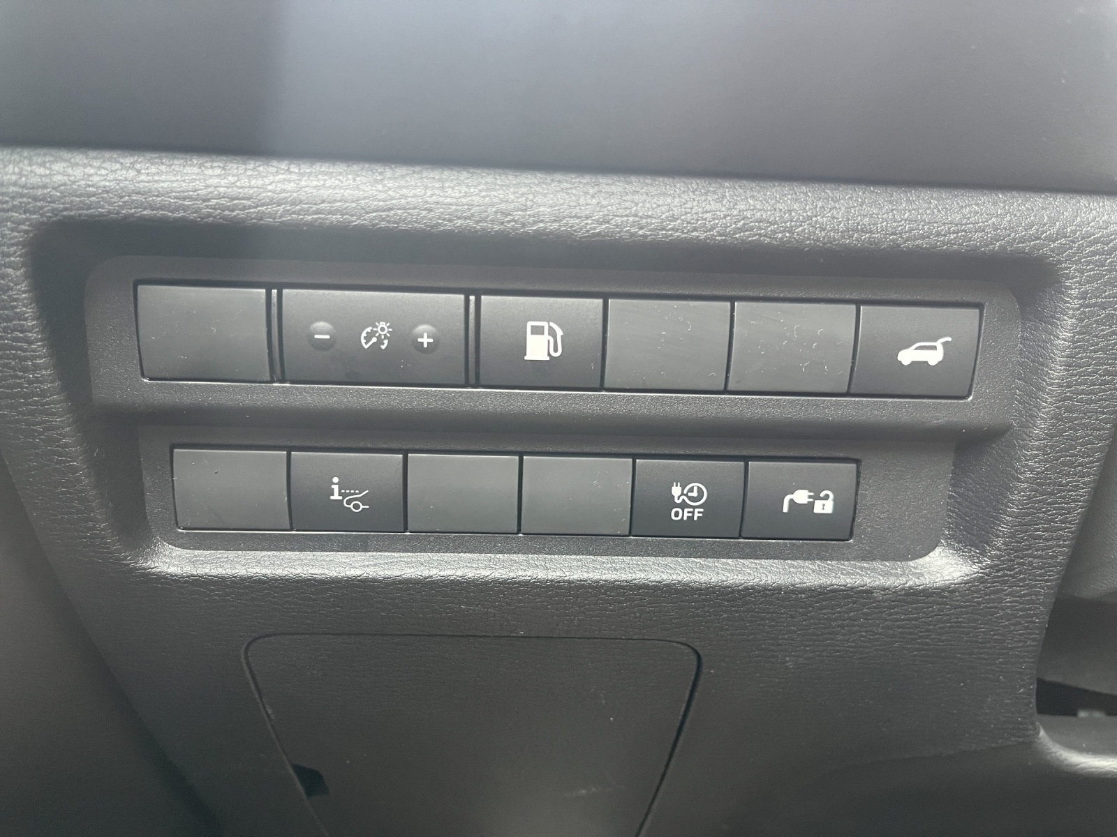 MITSUBISHI 2.4 PHEV Instyle 4x4-image-24
