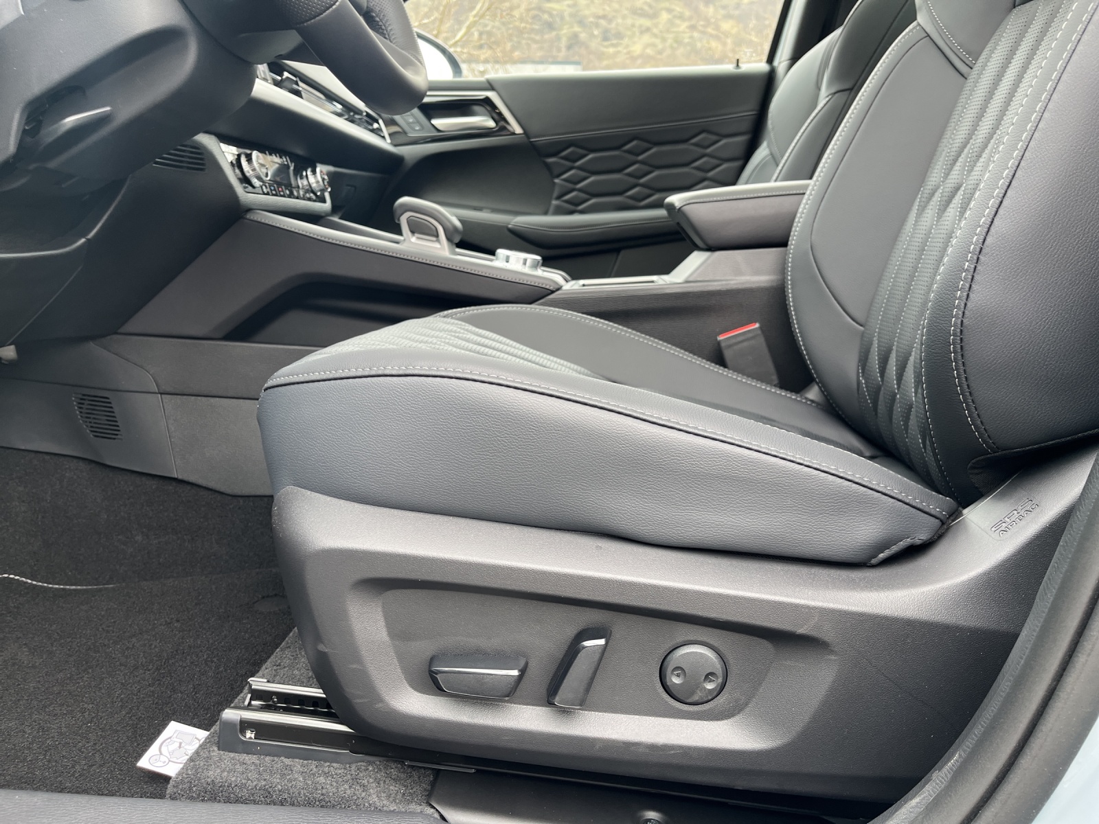 MITSUBISHI 2.4 PHEV Instyle 4x4-image-29