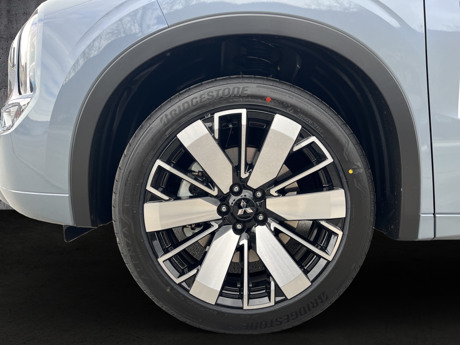 MITSUBISHI 2.4 PHEV Instyle 4x4-image-15