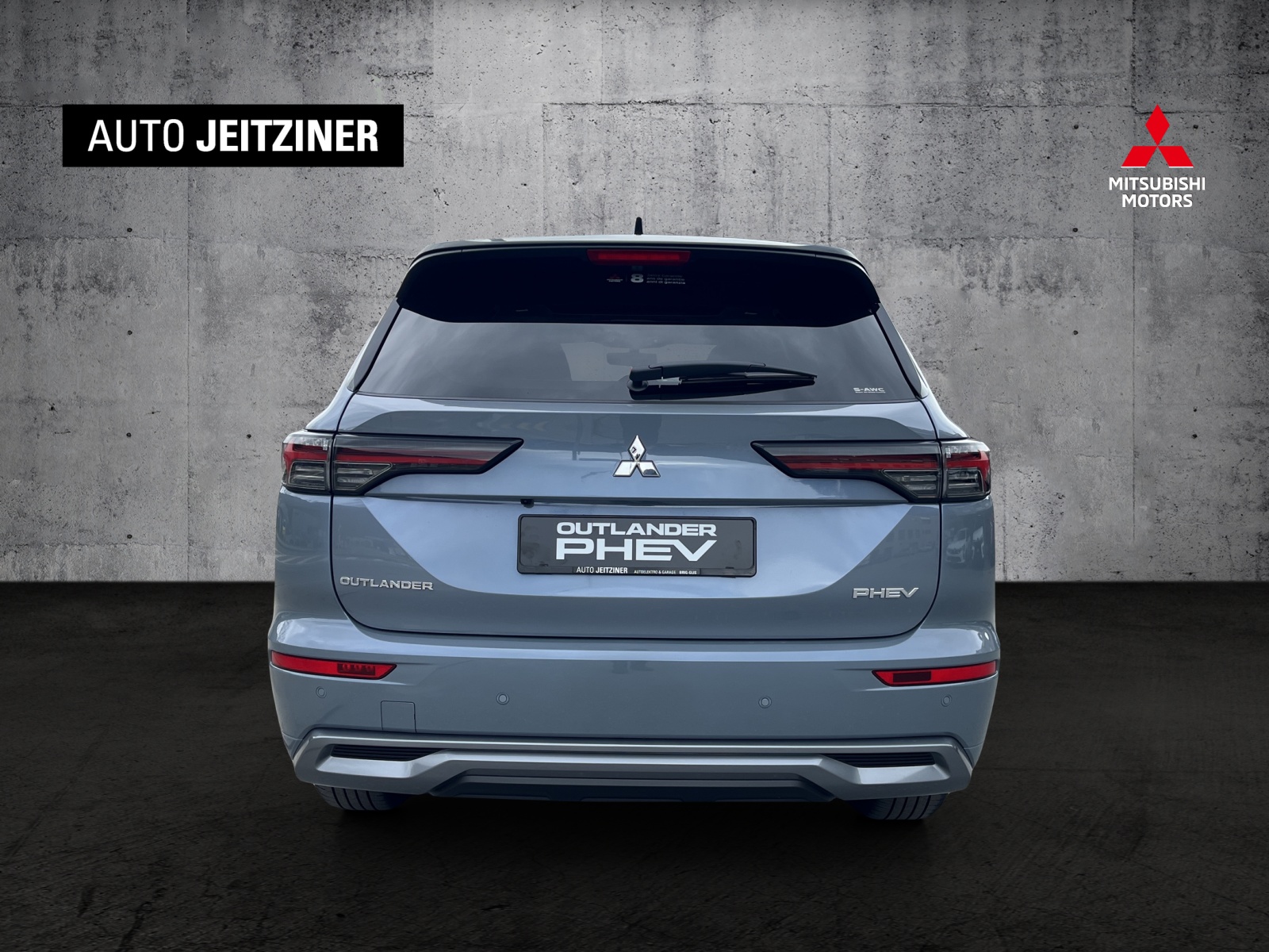 MITSUBISHI 2.4 PHEV Instyle 4x4-image-7