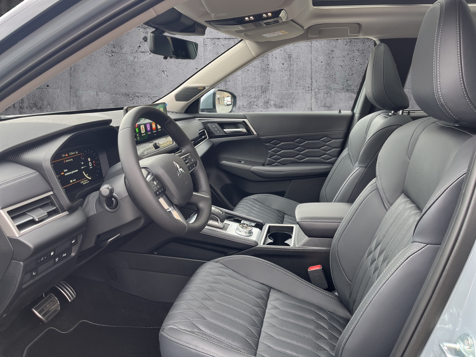 MITSUBISHI 2.4 PHEV Instyle 4x4-image-8
