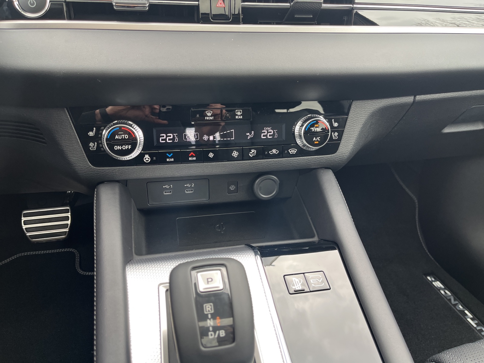 MITSUBISHI 2.4 PHEV Instyle 4x4-image-18