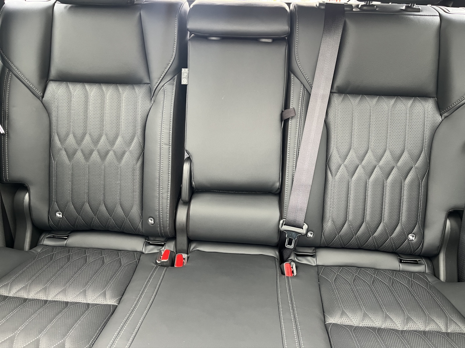 MITSUBISHI 2.4 PHEV Instyle 4x4-image-20