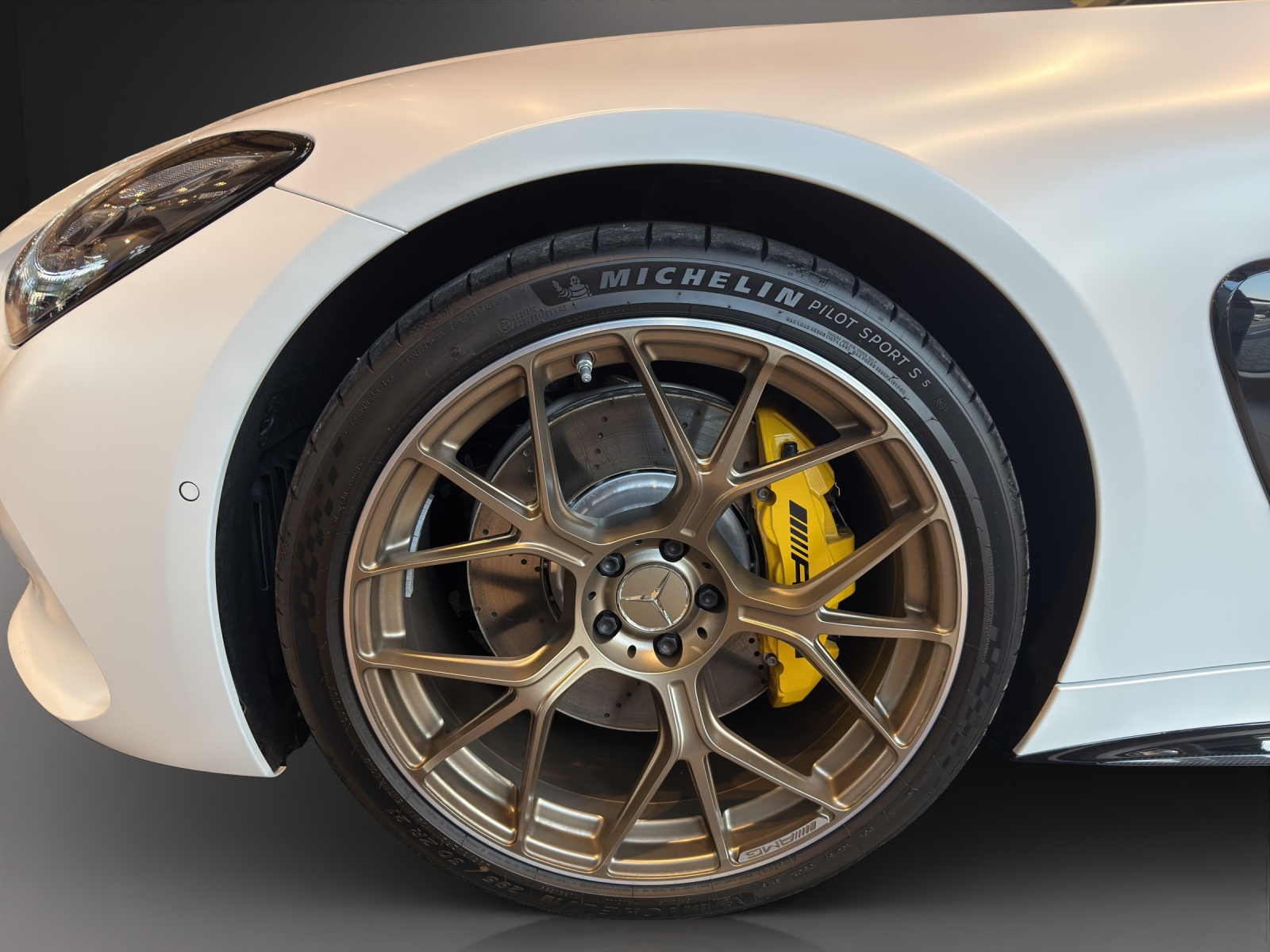 MERCEDES-BENZ AMG GT 63 4Matic+ Executive Edition-image-7