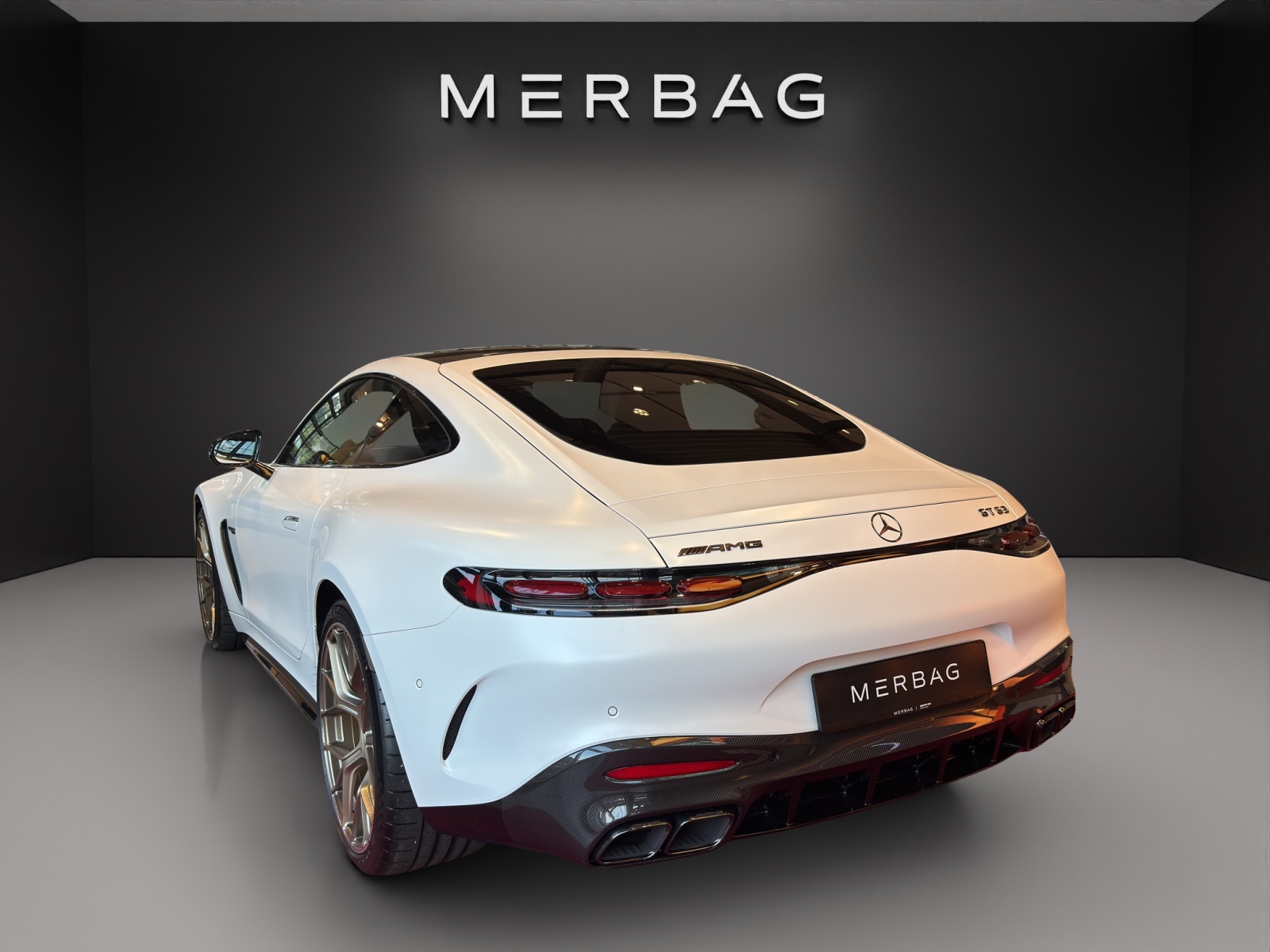 MERCEDES-BENZ AMG GT 63 4Matic+ Executive Edition-image-2