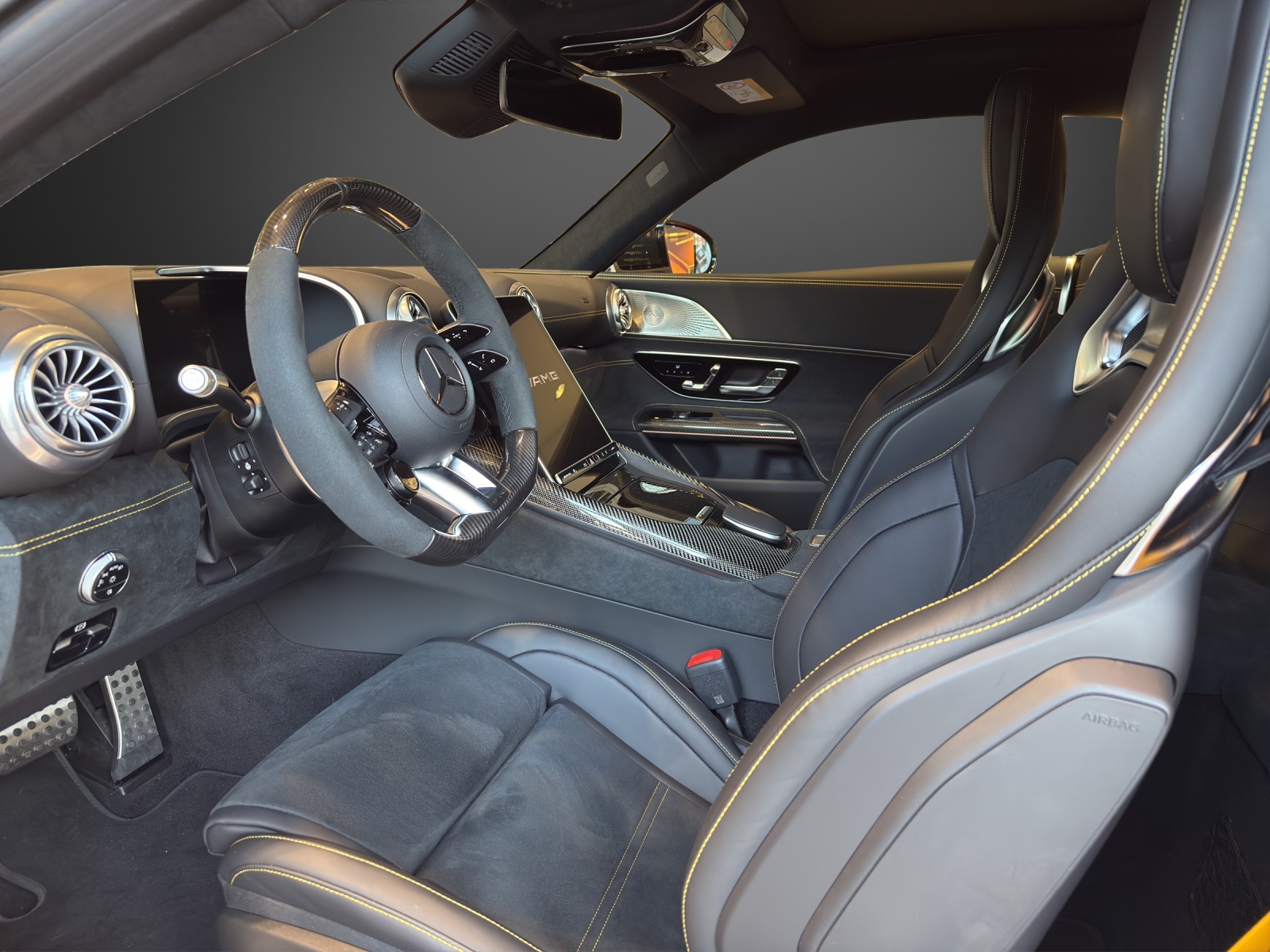 MERCEDES-BENZ AMG GT 63 4Matic+ Executive Edition-image-9