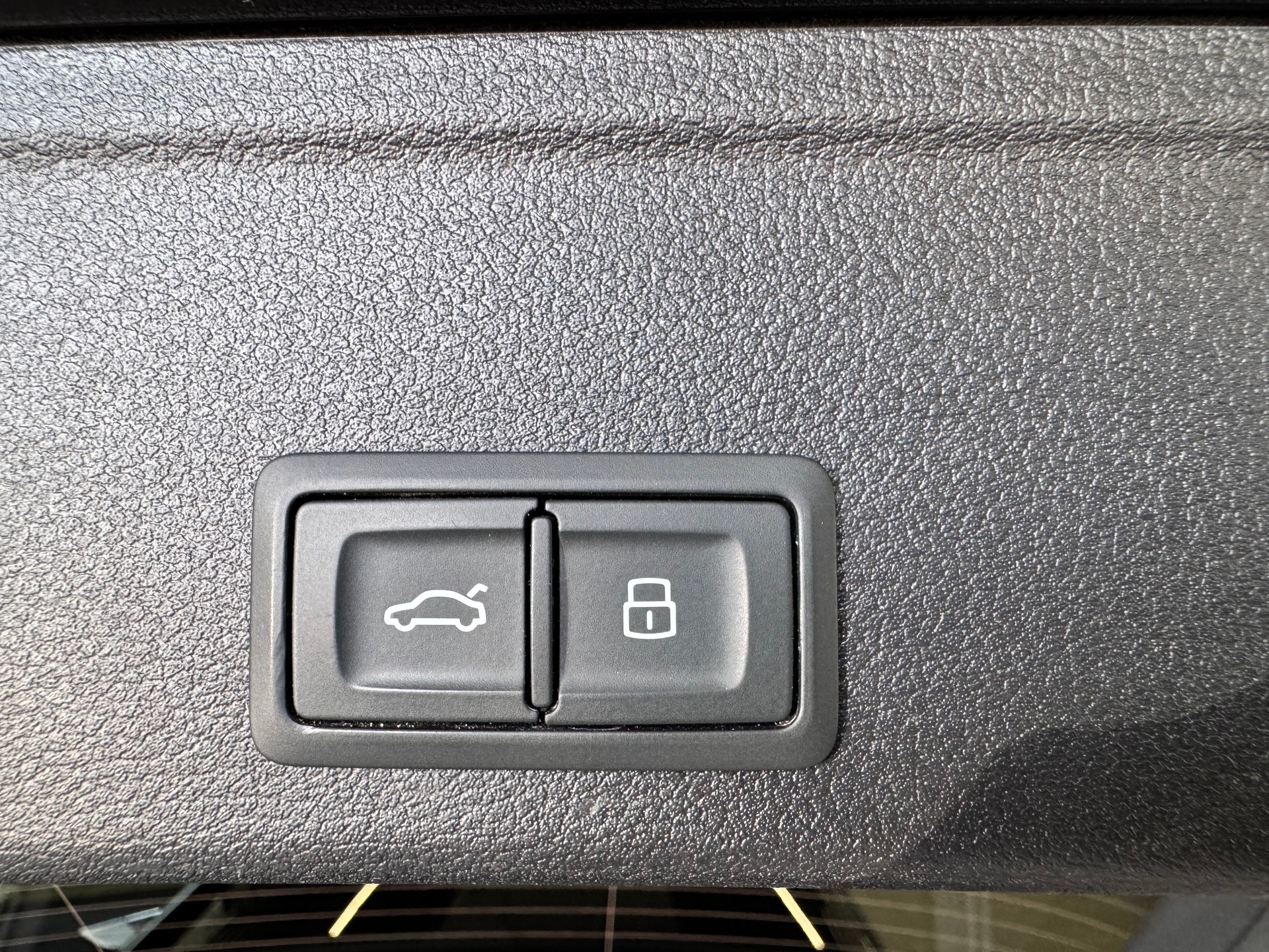 AUDI A4 Avant 45 TFSI S line S-tronic quattro-image-29