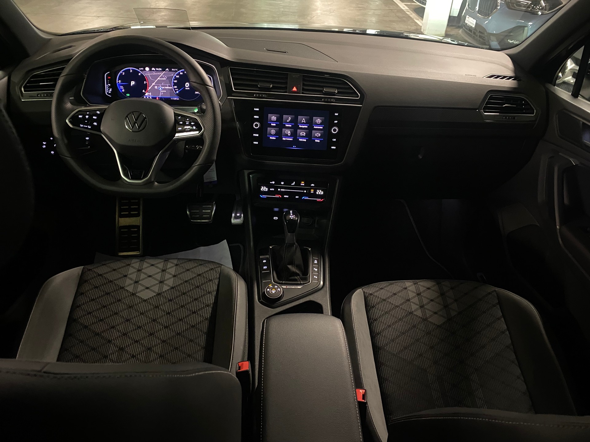 VW Tiguan 2.0 TDI SCR R-Line 4Motion DSG ** Head-up, Virtual Cockpit, Ambiente Beleuchtung-image-7