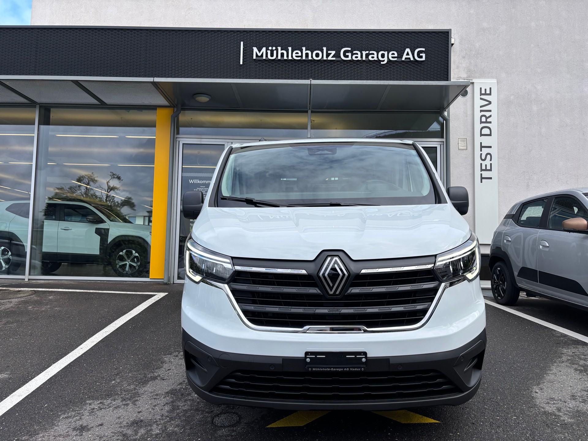 RENAULT Trafic EV52 22kW L1H1-image-1