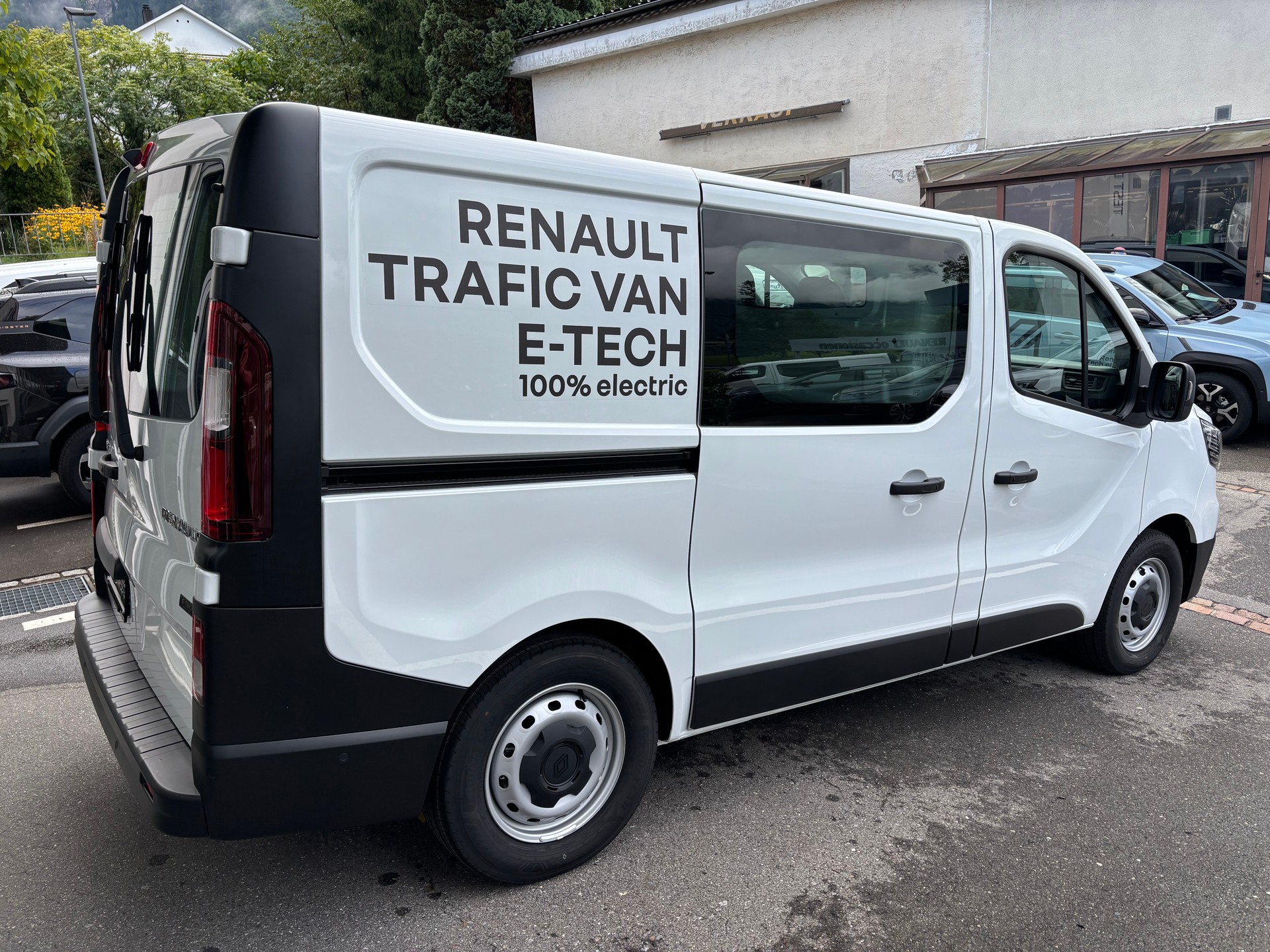RENAULT Trafic EV52 22kW L1H1-image-3