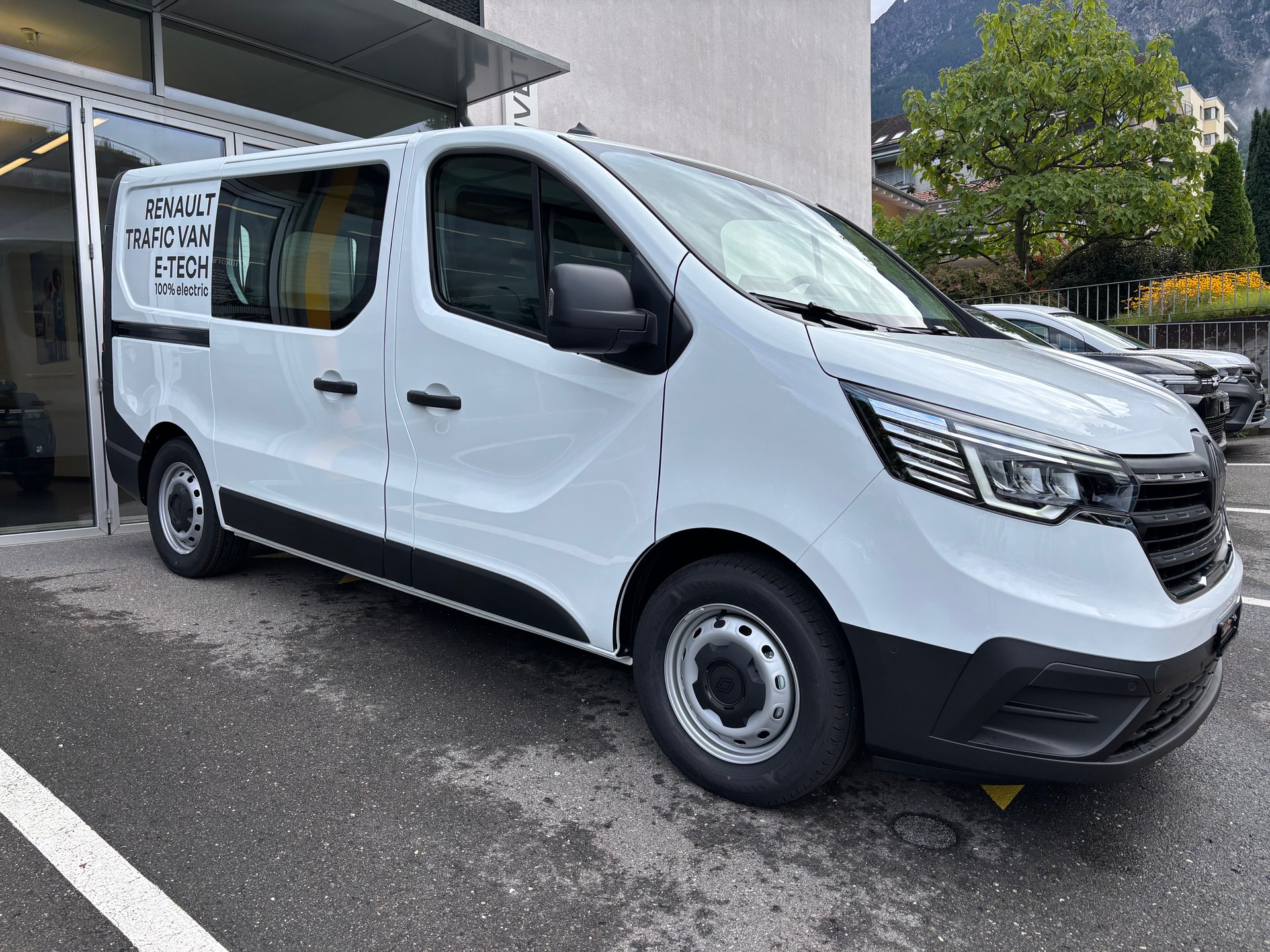 RENAULT Trafic EV52 22kW L1H1-image-2