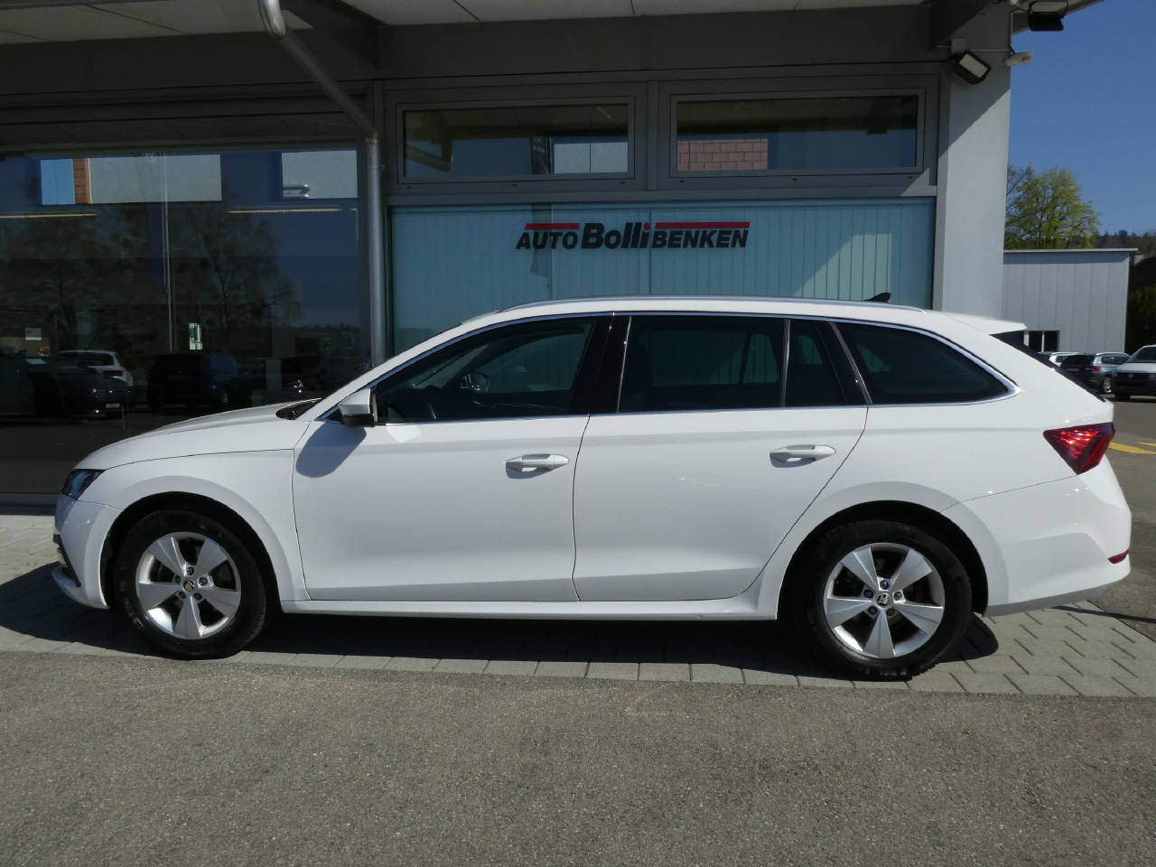 SKODA Octavia Combi 2.0 TDI 150 Style DSG-image-7