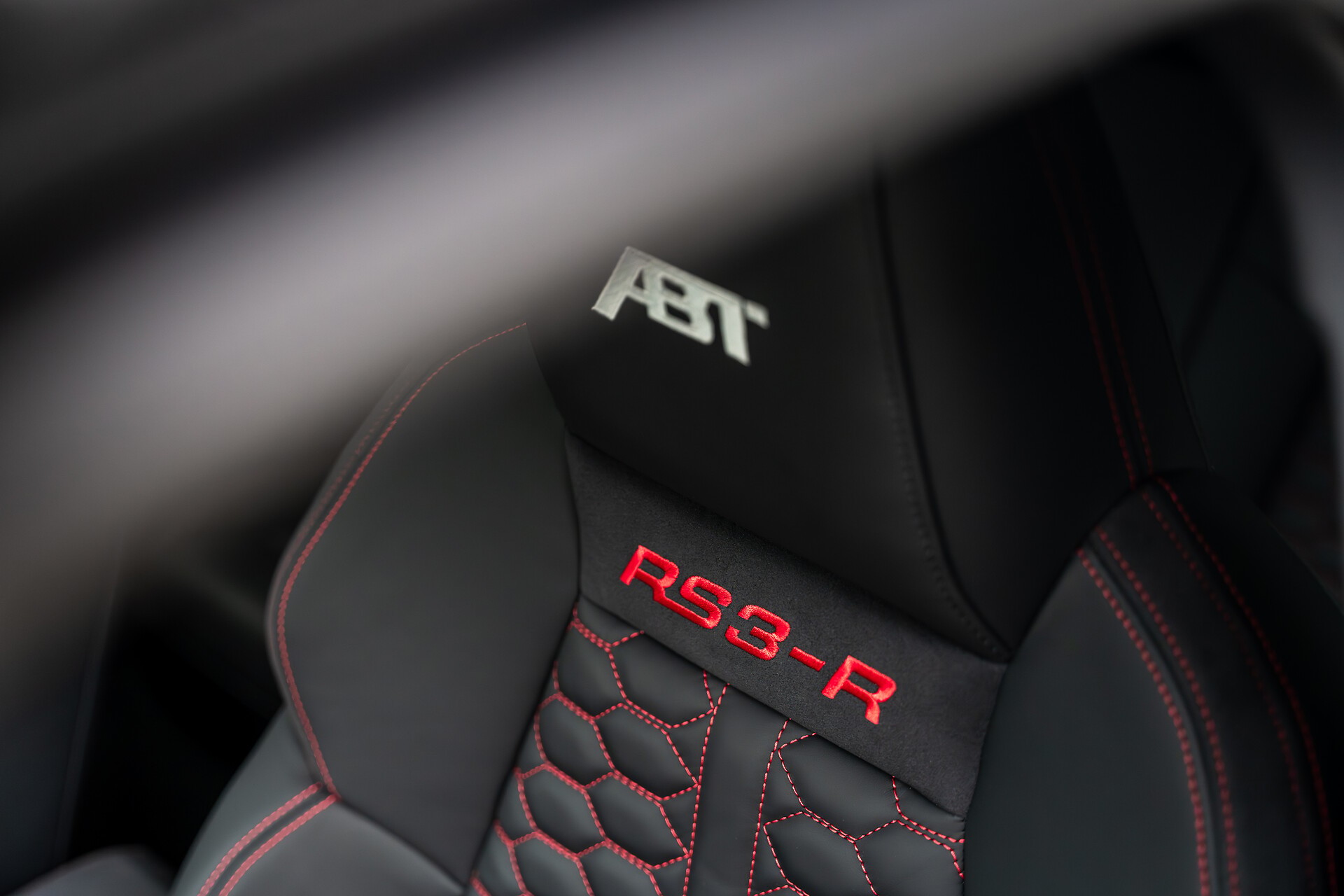AUDI RS3-R Sportback 2.5 TSI quattro S-tronic Limited Edition 1 of 125-image-5