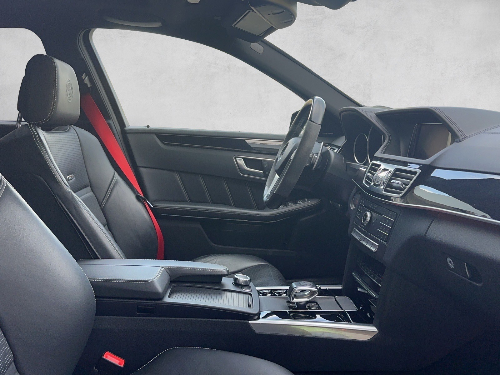 MERCEDES-BENZ E 63 AMG S 4Matic Speedshift-image-10