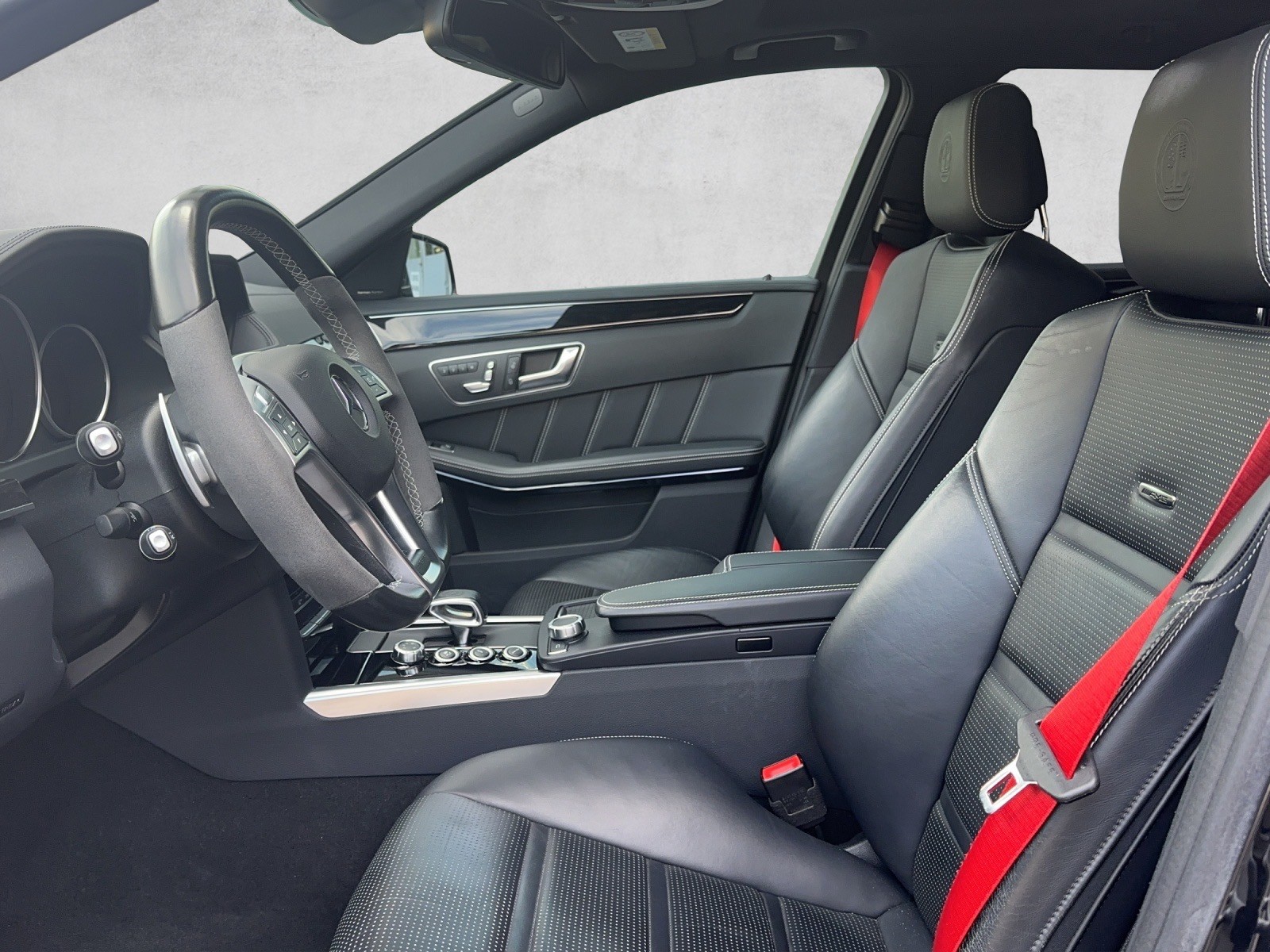MERCEDES-BENZ E 63 AMG S 4Matic Speedshift-image-4