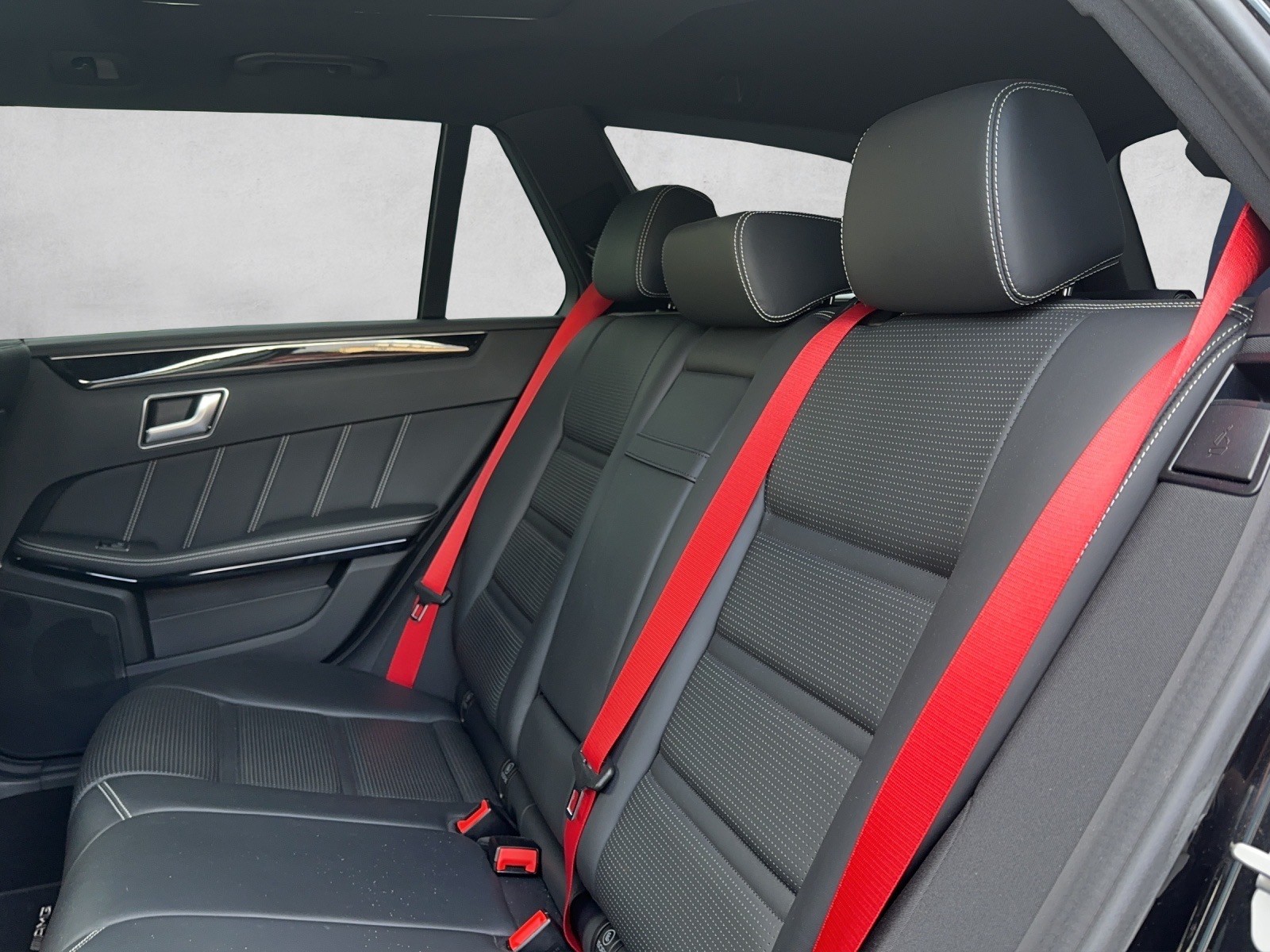 MERCEDES-BENZ E 63 AMG S 4Matic Speedshift-image-9