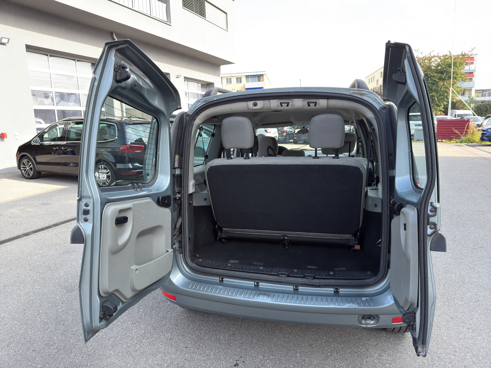 DACIA Logan 1.6 Ambiance-image-21